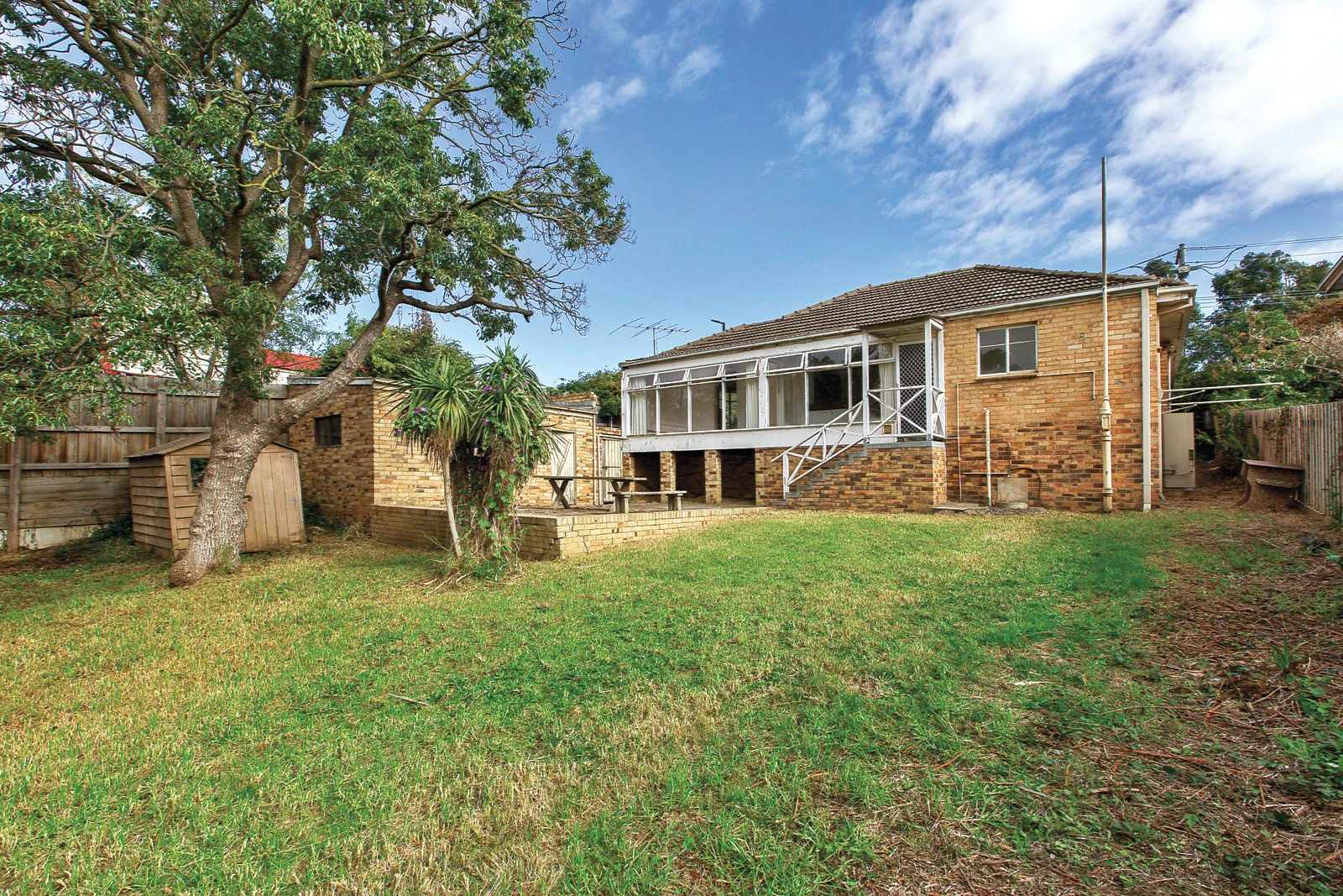 2 Elgar Road, Burwood, VIC