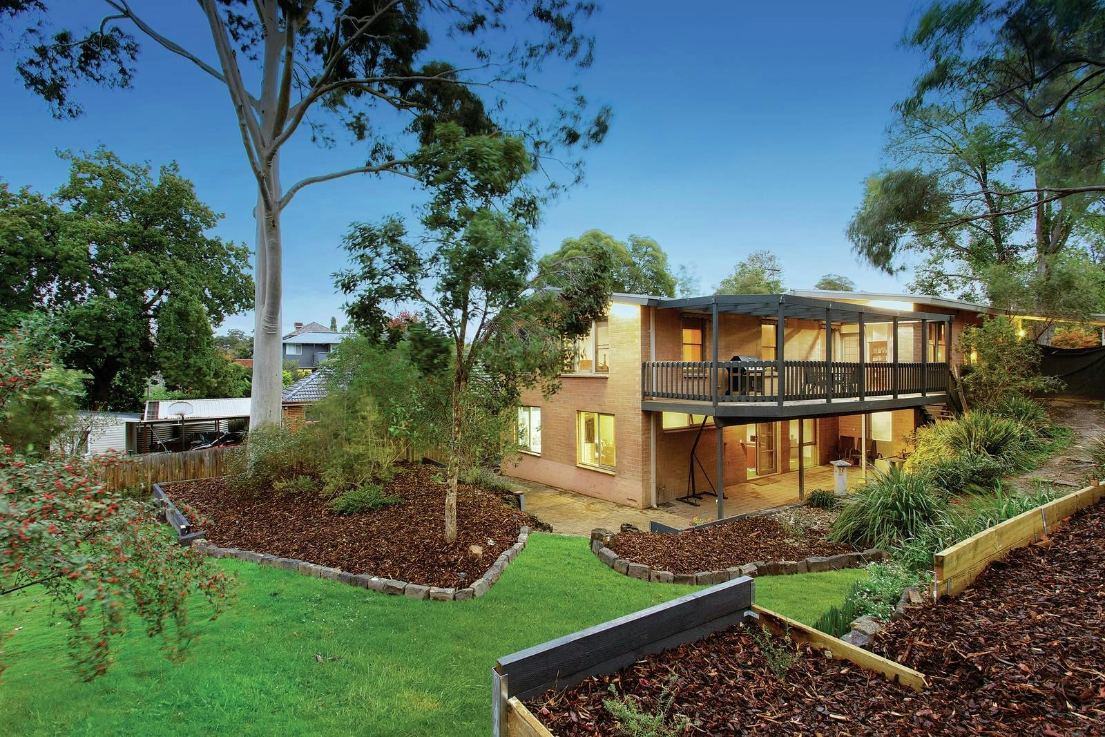 88 Rostrevor Parade, Mont Albert North, VIC