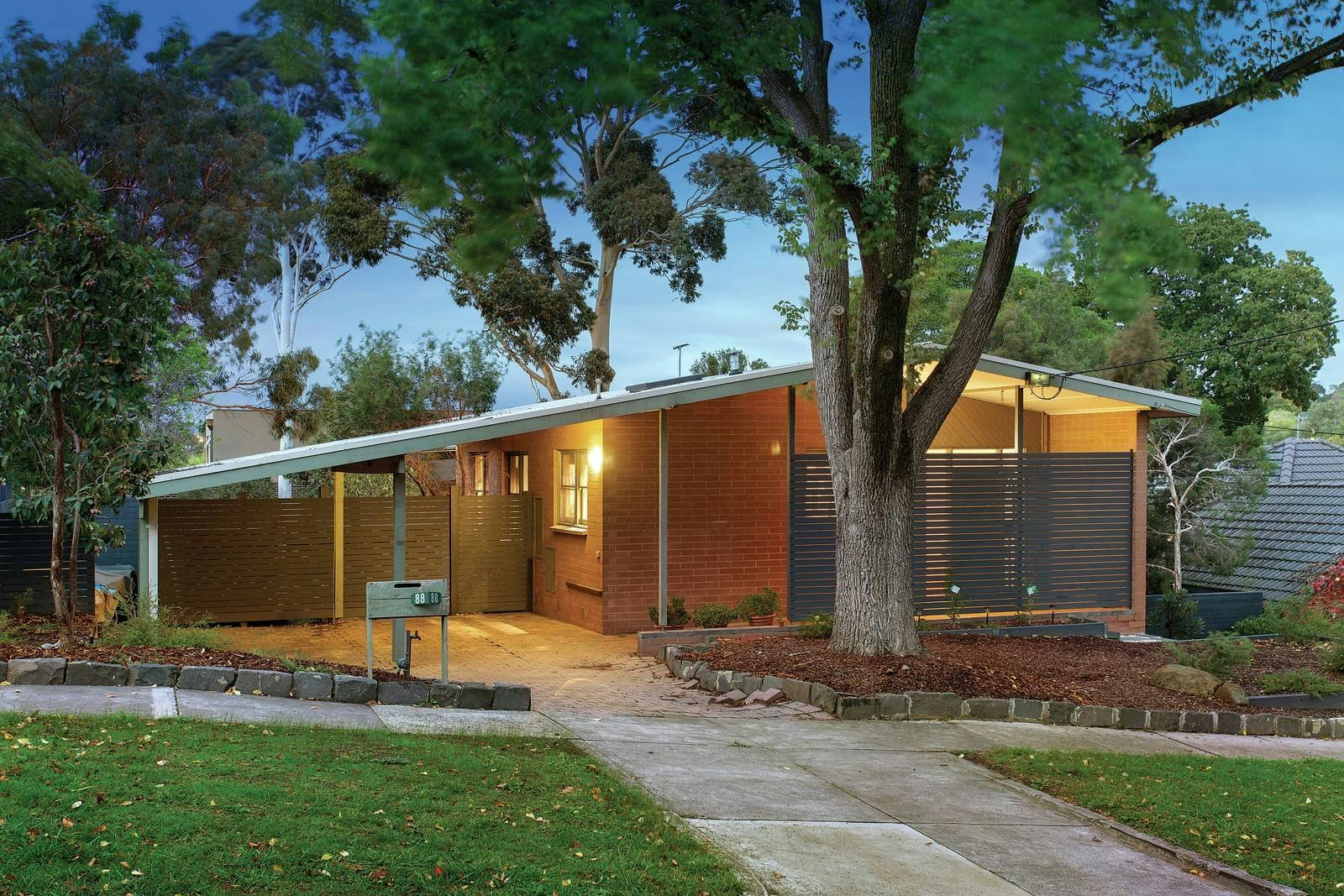 88 Rostrevor Parade, Mont Albert North, VIC