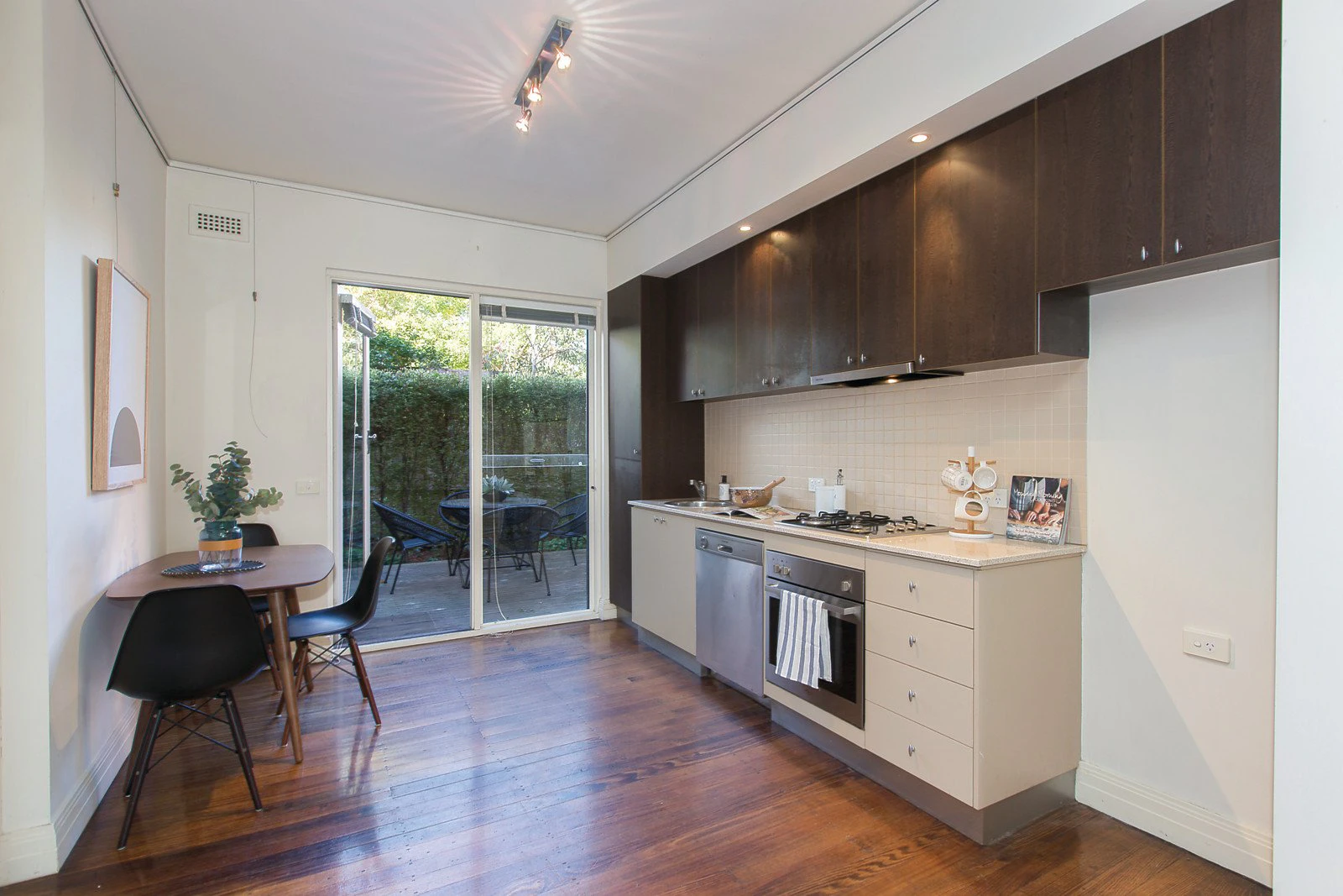 8/203 Brighton Road, Elwood, VIC