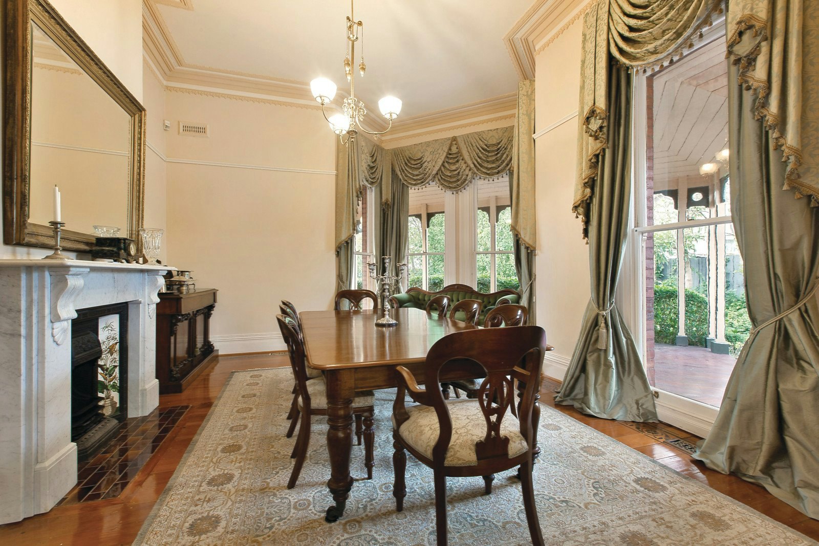 14 Selwyn Street, Canterbury, VIC