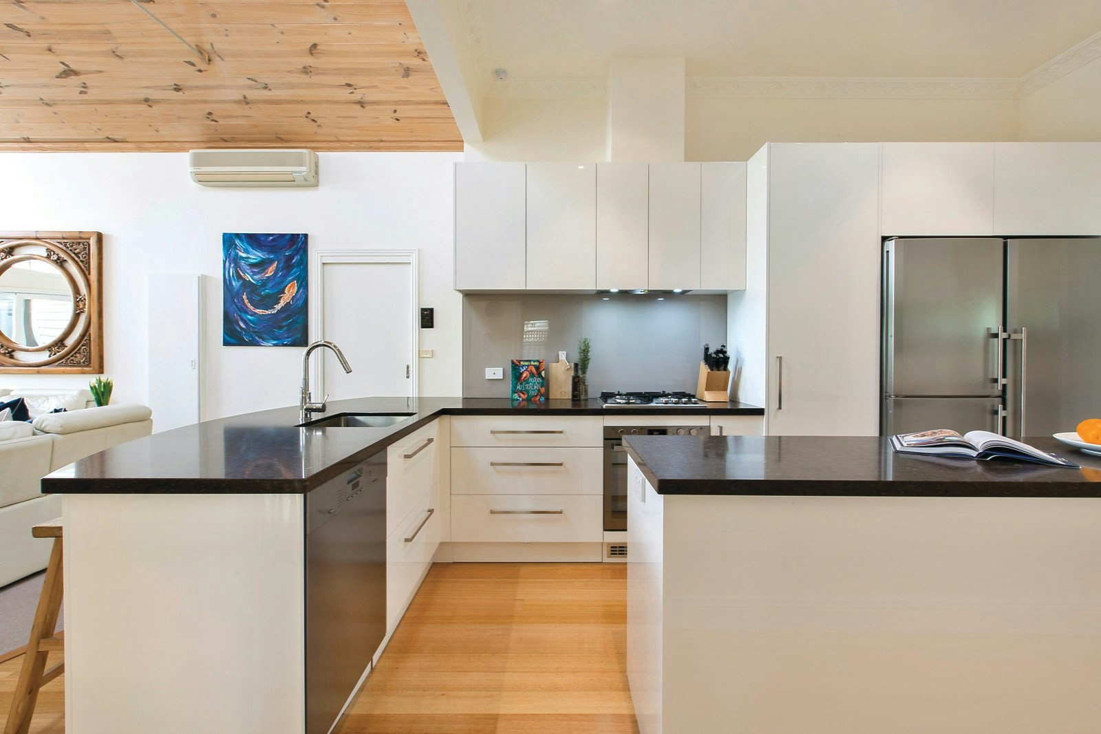 16 Flowerdale Road, Glen Iris, VIC