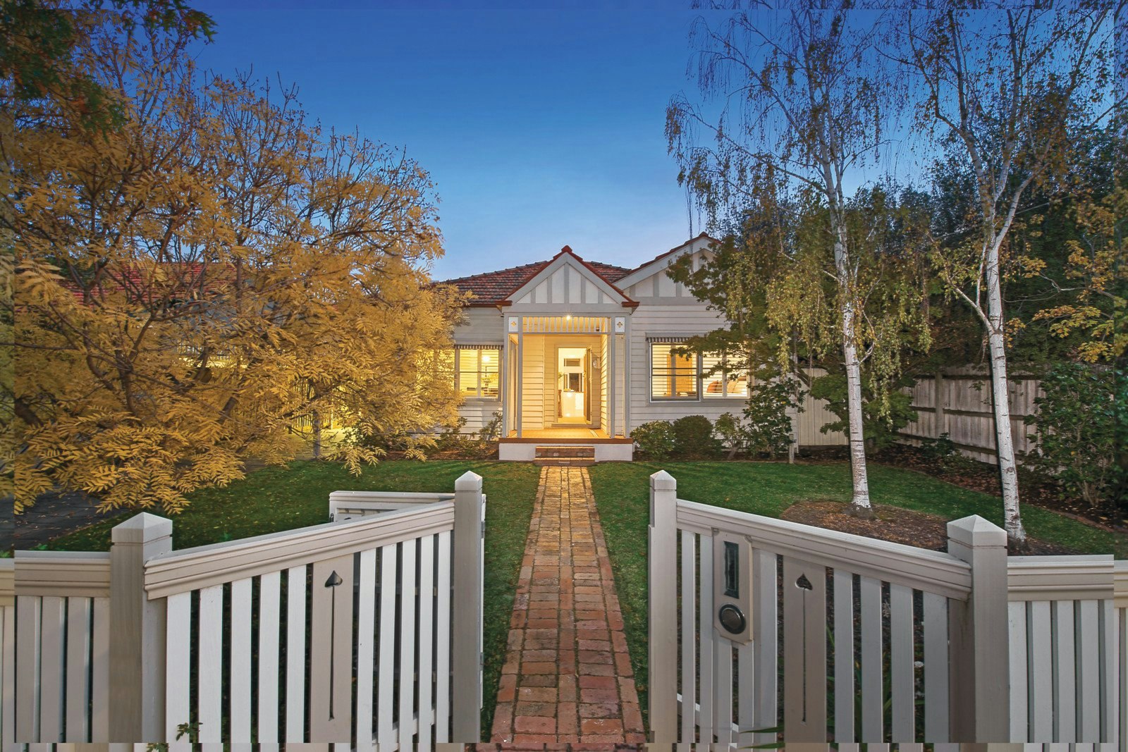 16 Flowerdale Road, Glen Iris, VIC