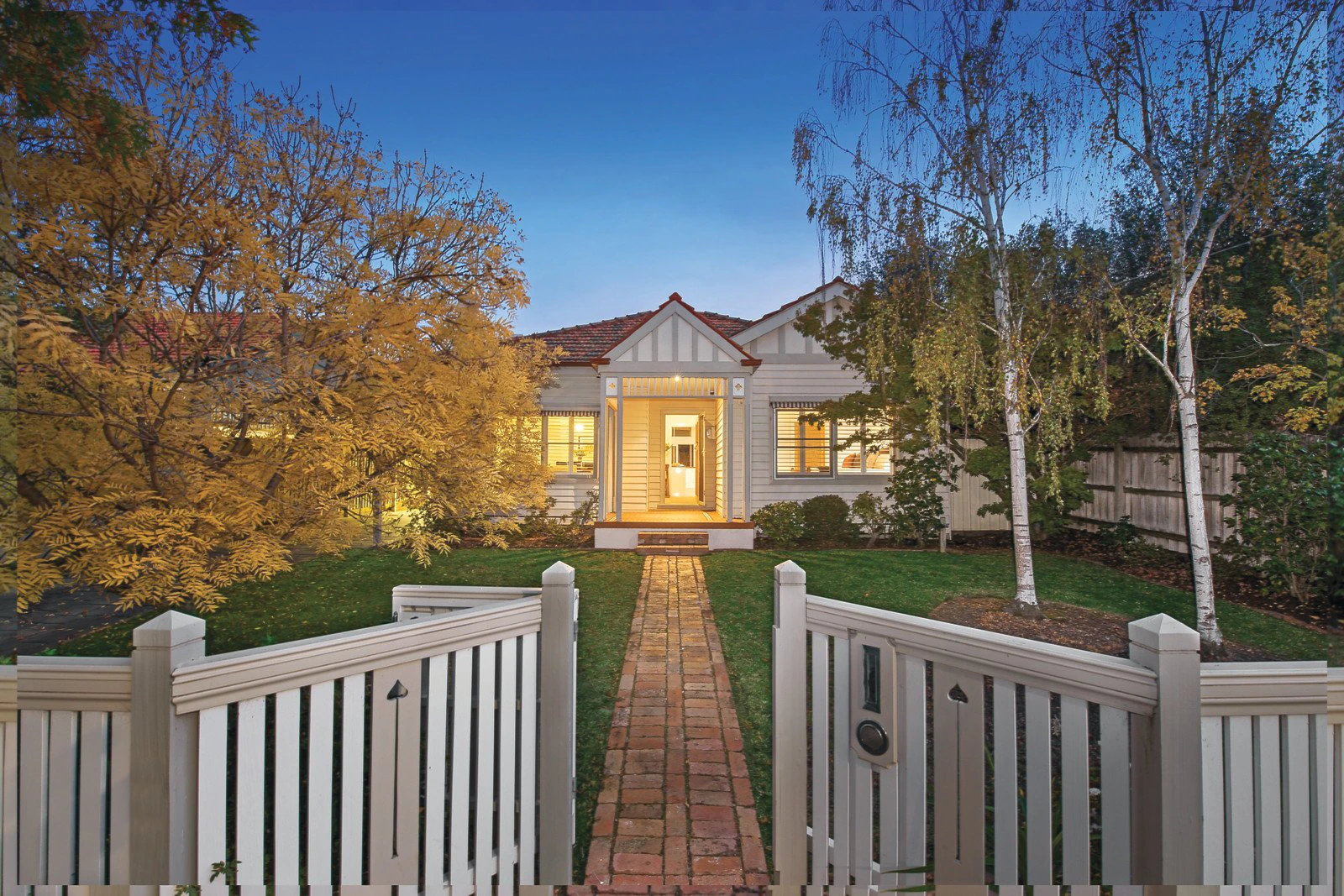 16 Flowerdale Road, Glen Iris, VIC