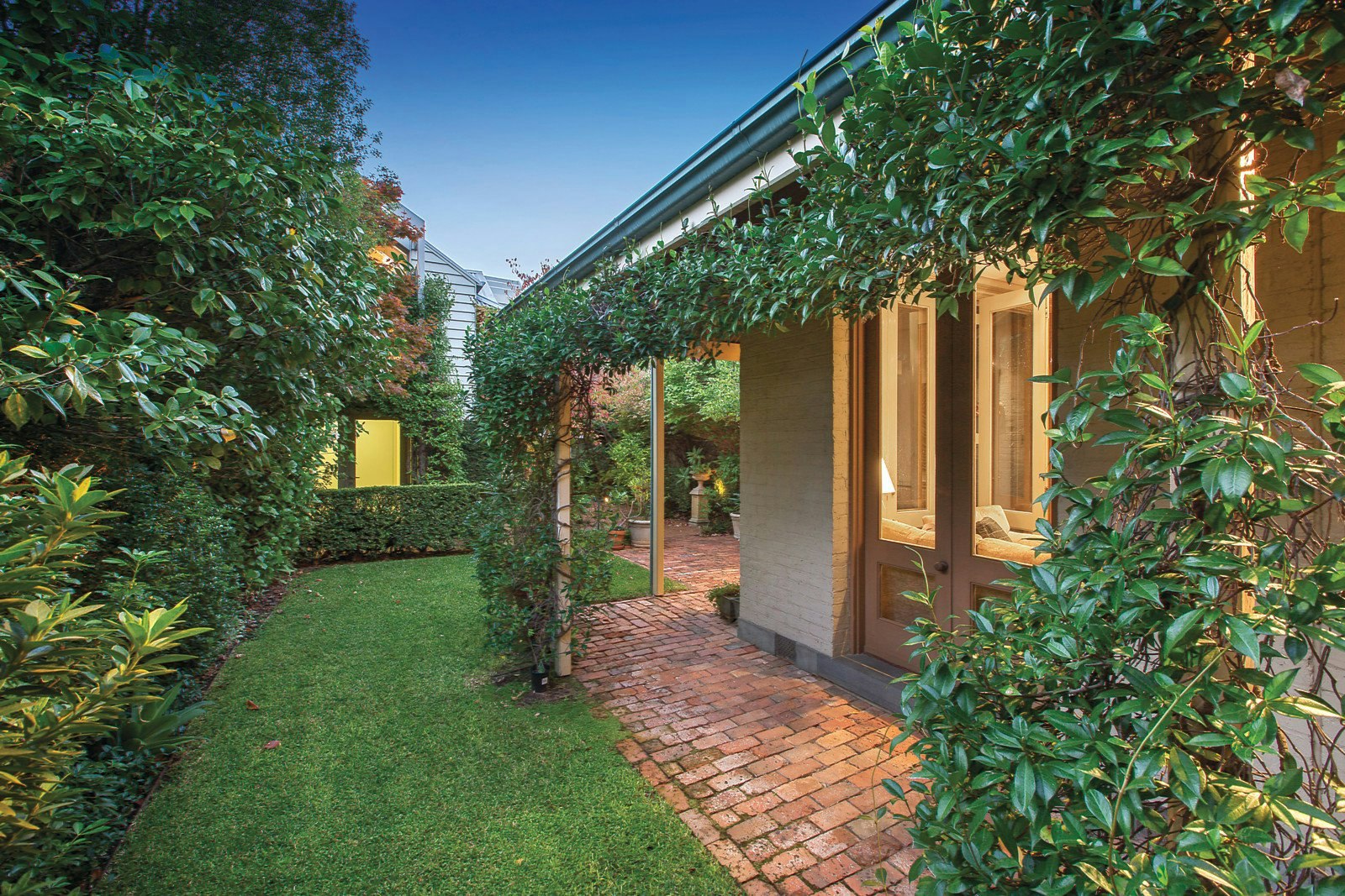 24 St Vincent Place North, Albert Park, VIC