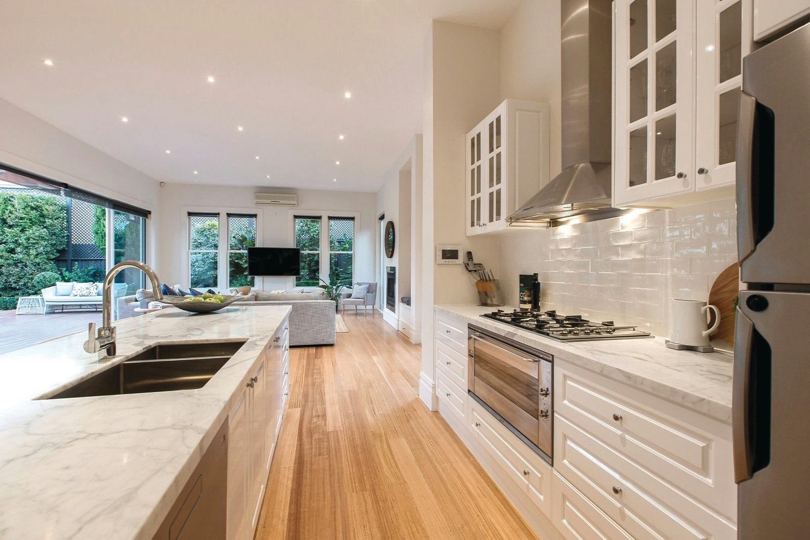 16 Valency Road, Glen Iris, VIC