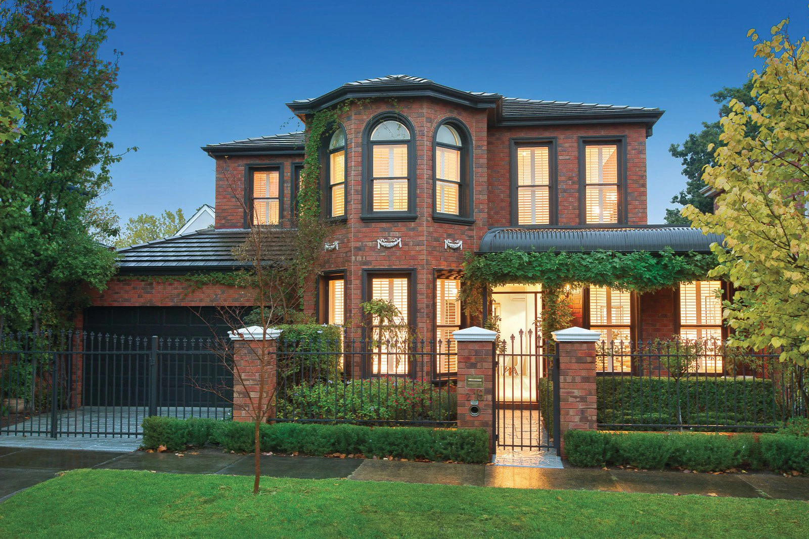 2/19 Faversham Road, Canterbury, VIC