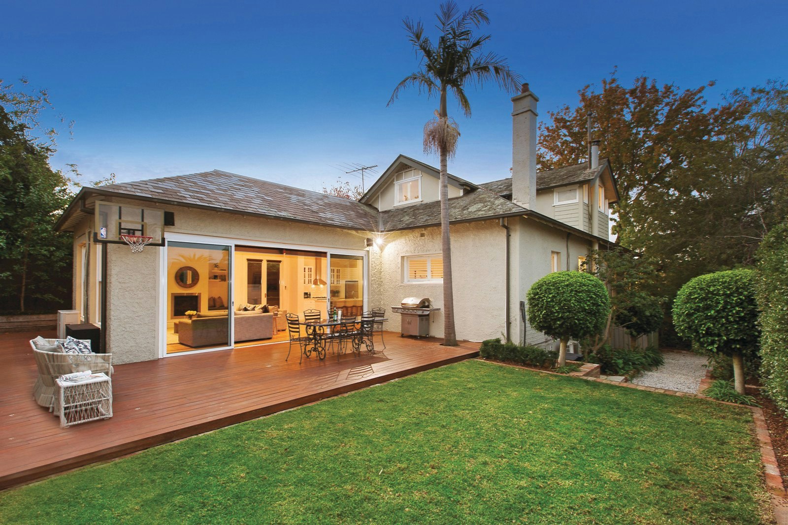 16 Valency Road, Glen Iris, VIC