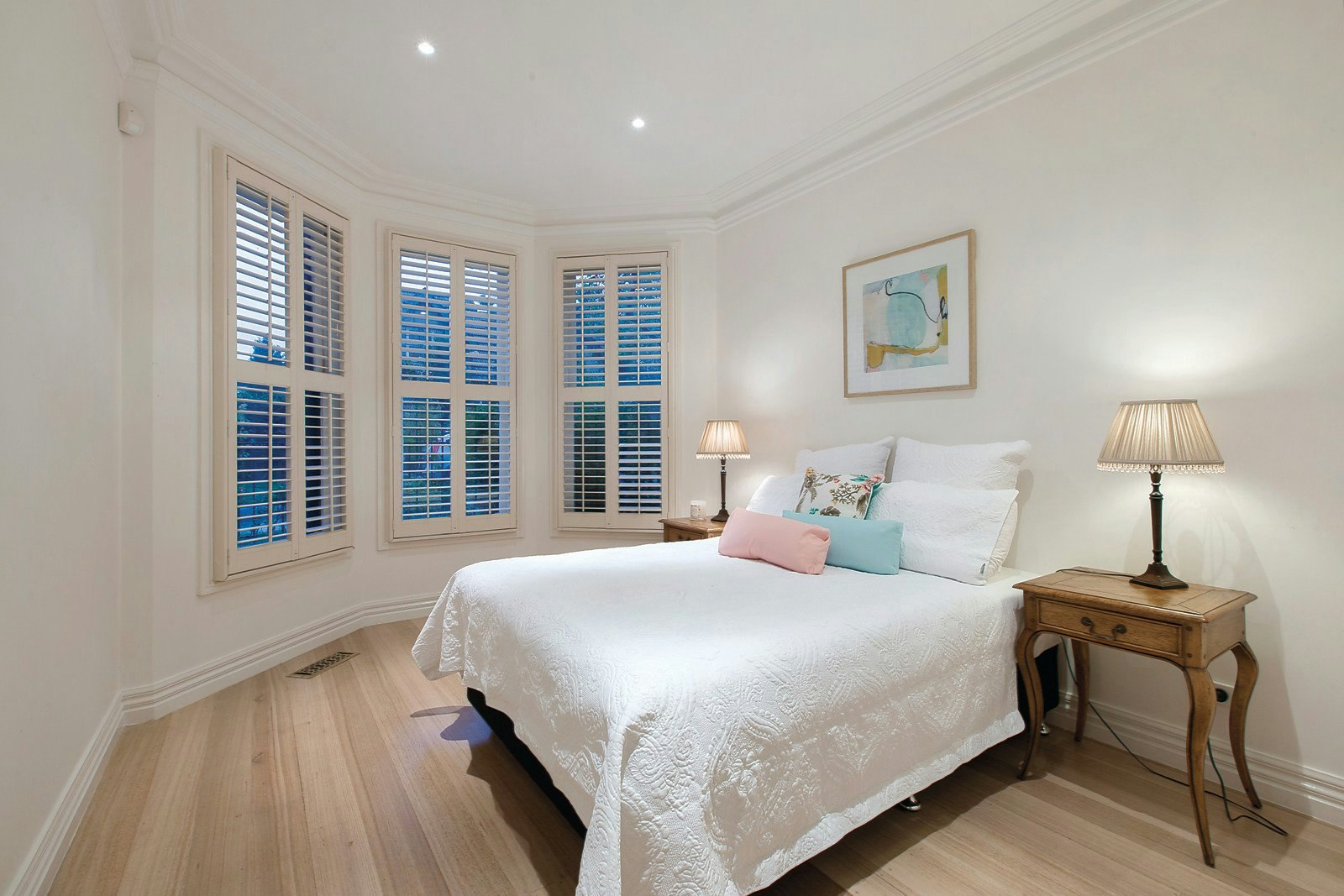 2/19 Faversham Road, Canterbury, VIC