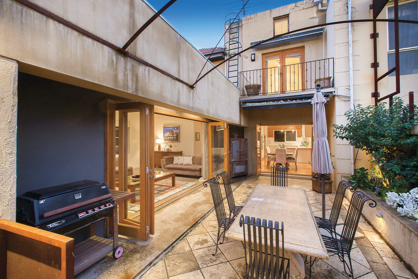 2/2 Myrniong Grove, Hawthorn East, VIC