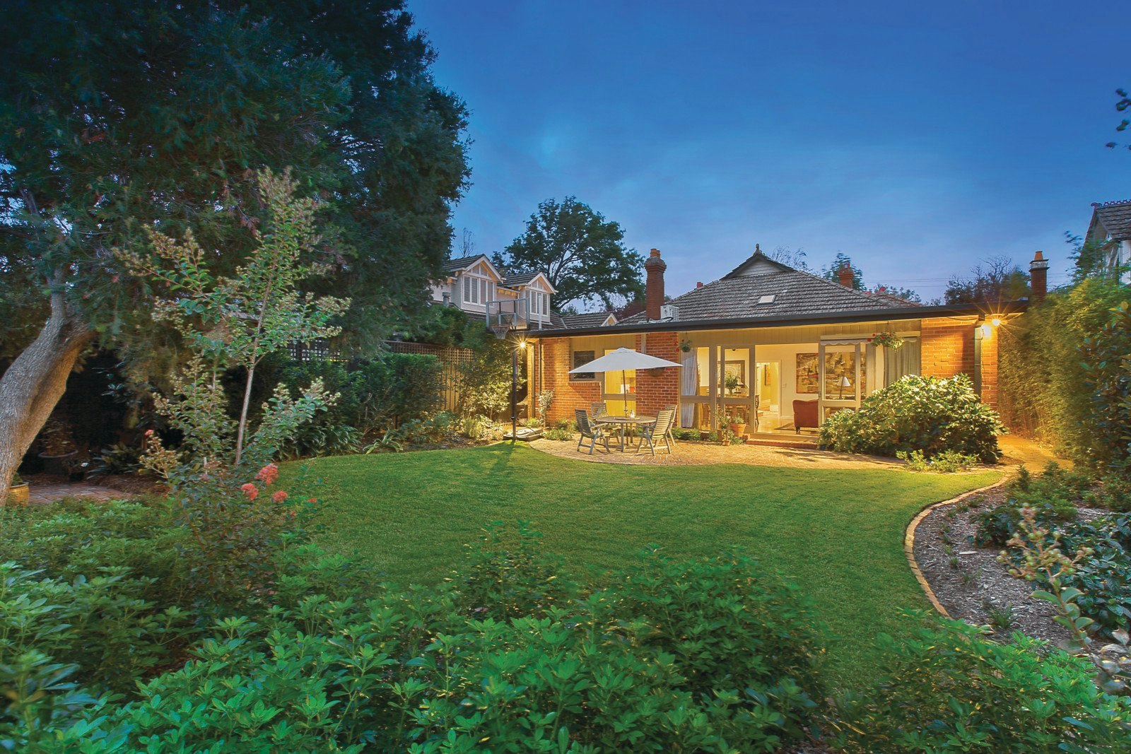 16 Central Park Road, Malvern East, VIC