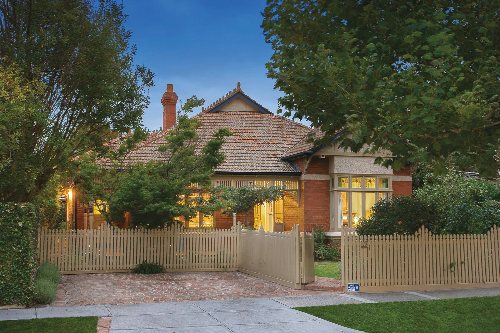 16 Central Park Road, Malvern East, VIC