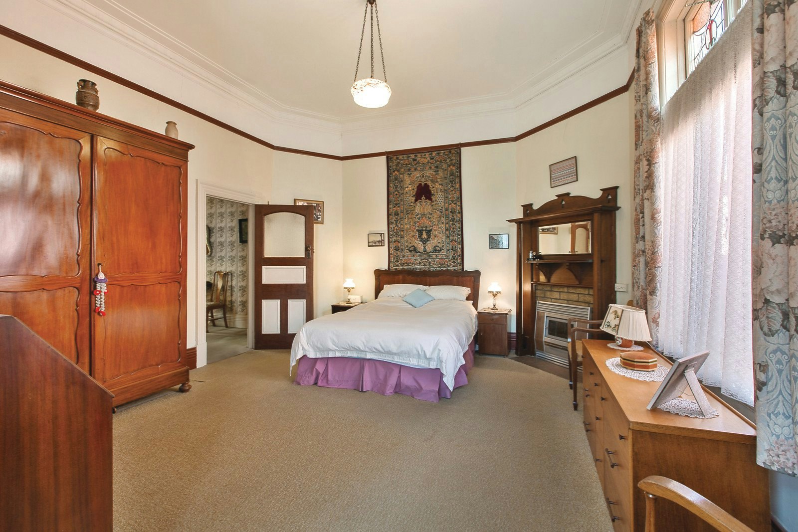 19 Glendearg Grove, Malvern, VIC