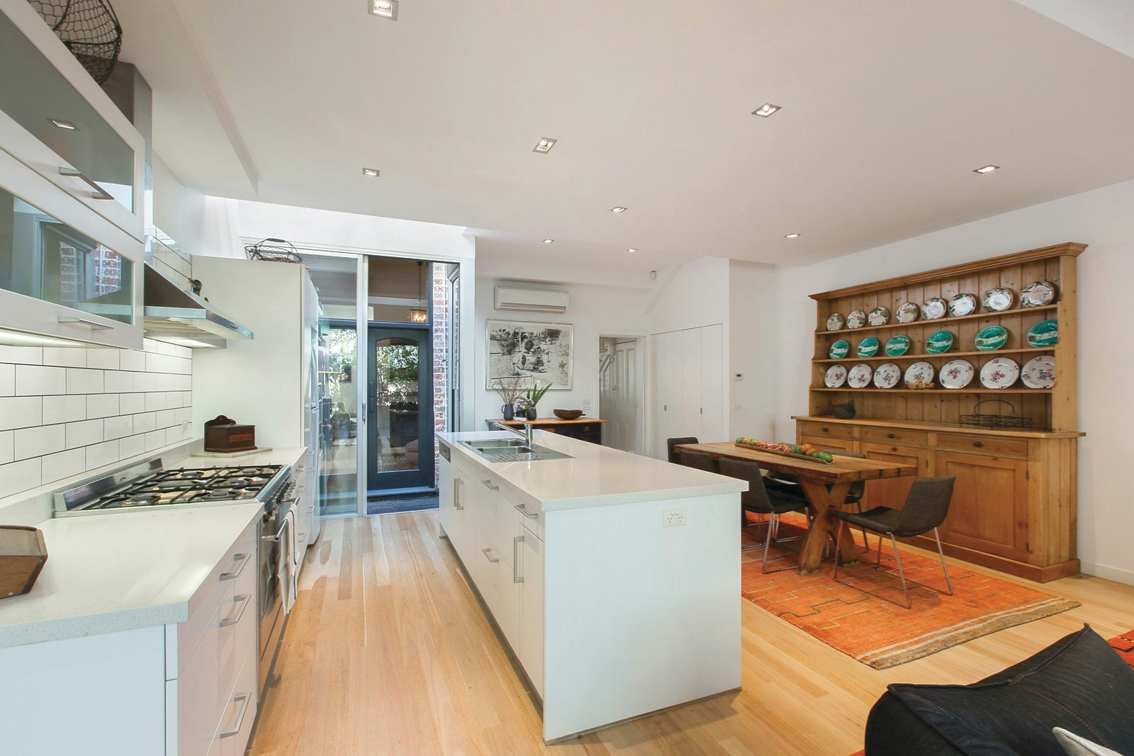 51 Bridport Street, South Melbourne, VIC