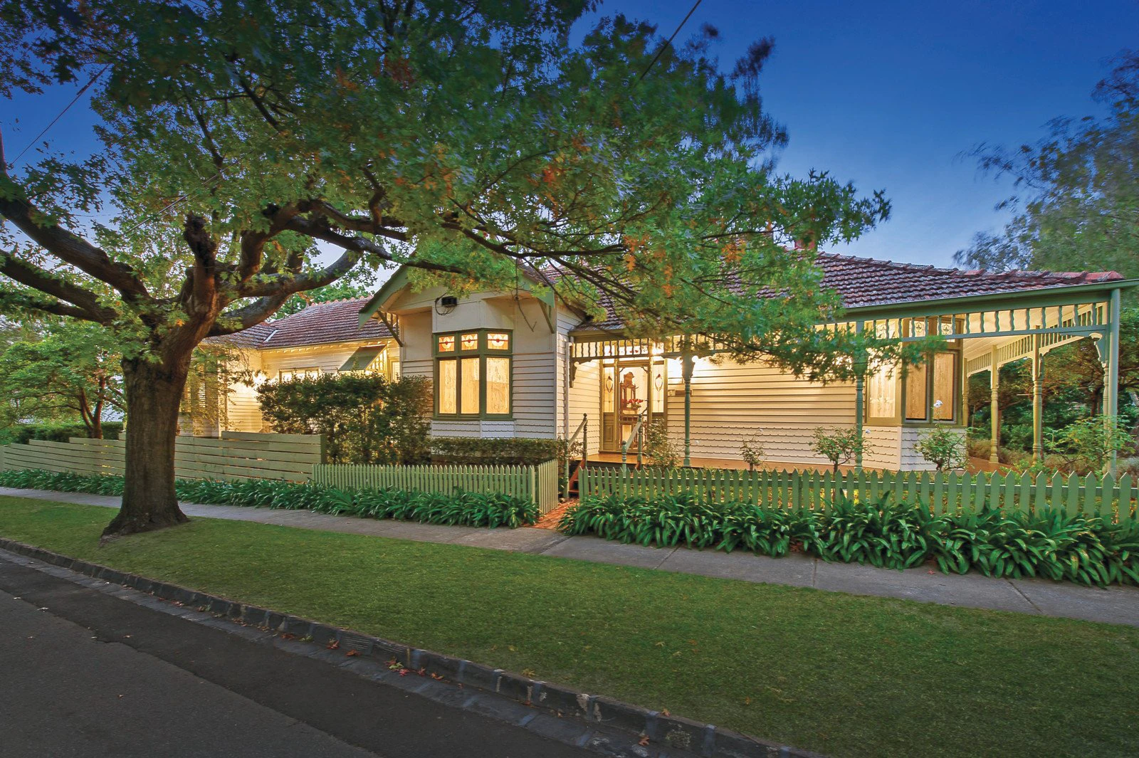 13 Winson Green Road, Canterbury, VIC