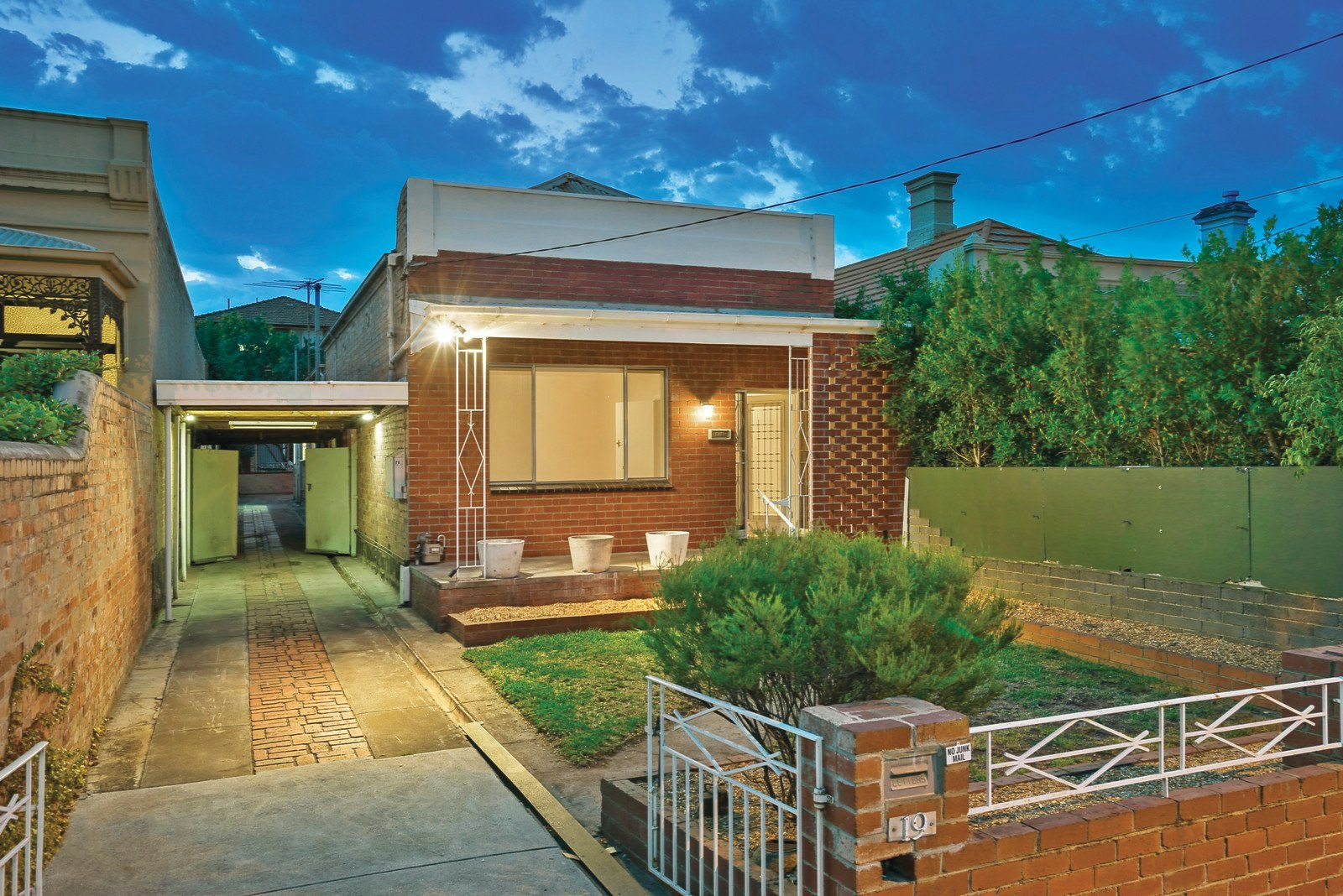 19 Sutherland Road, Armadale, VIC