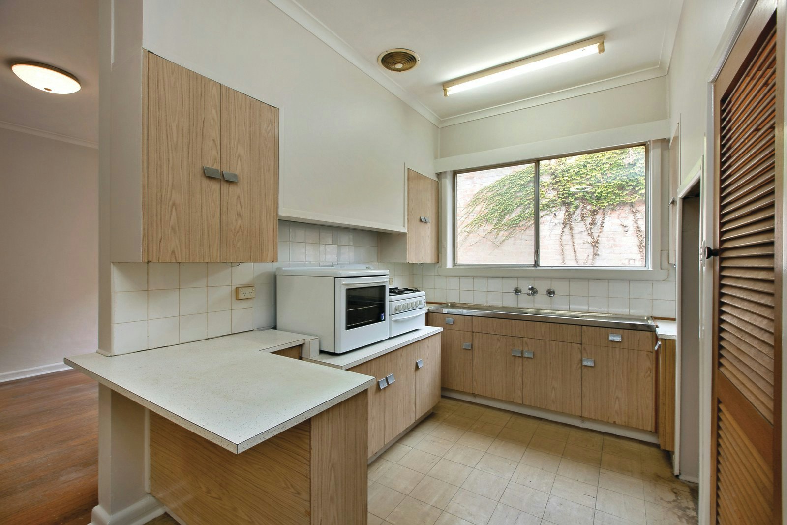 19 Sutherland Road, Armadale, VIC