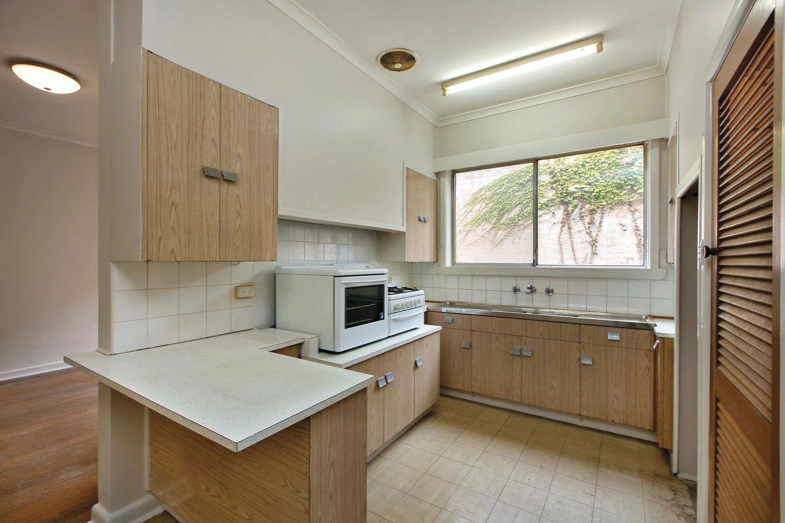 19 Sutherland Road, Armadale, VIC