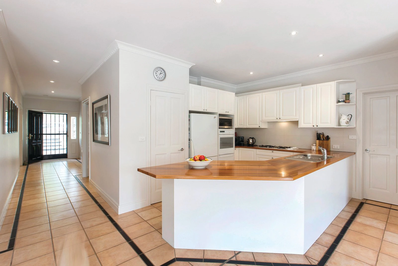 16 Glen Road, Ashburton, VIC