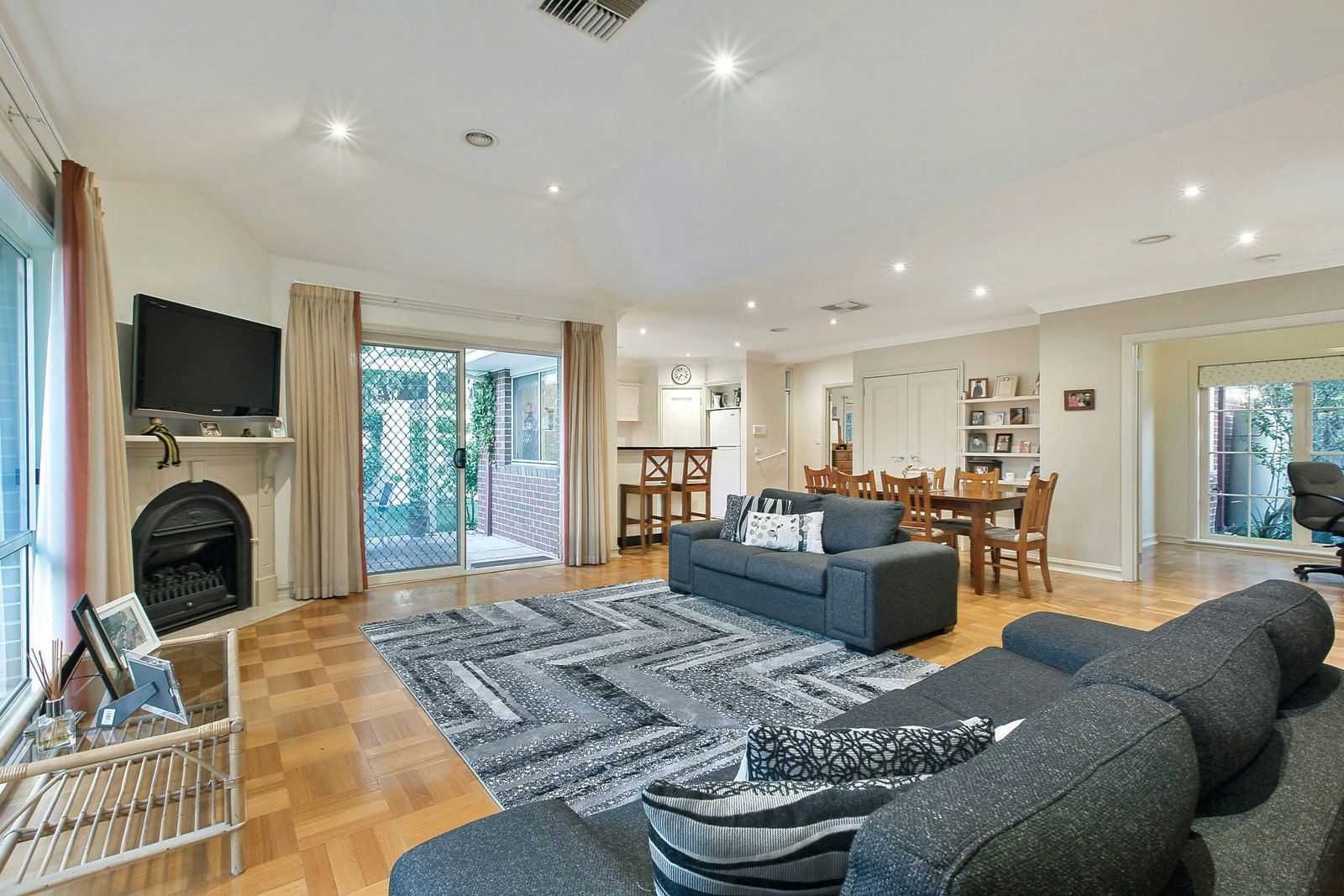 1/7 Beatrice Avenue, Surrey Hills, VIC