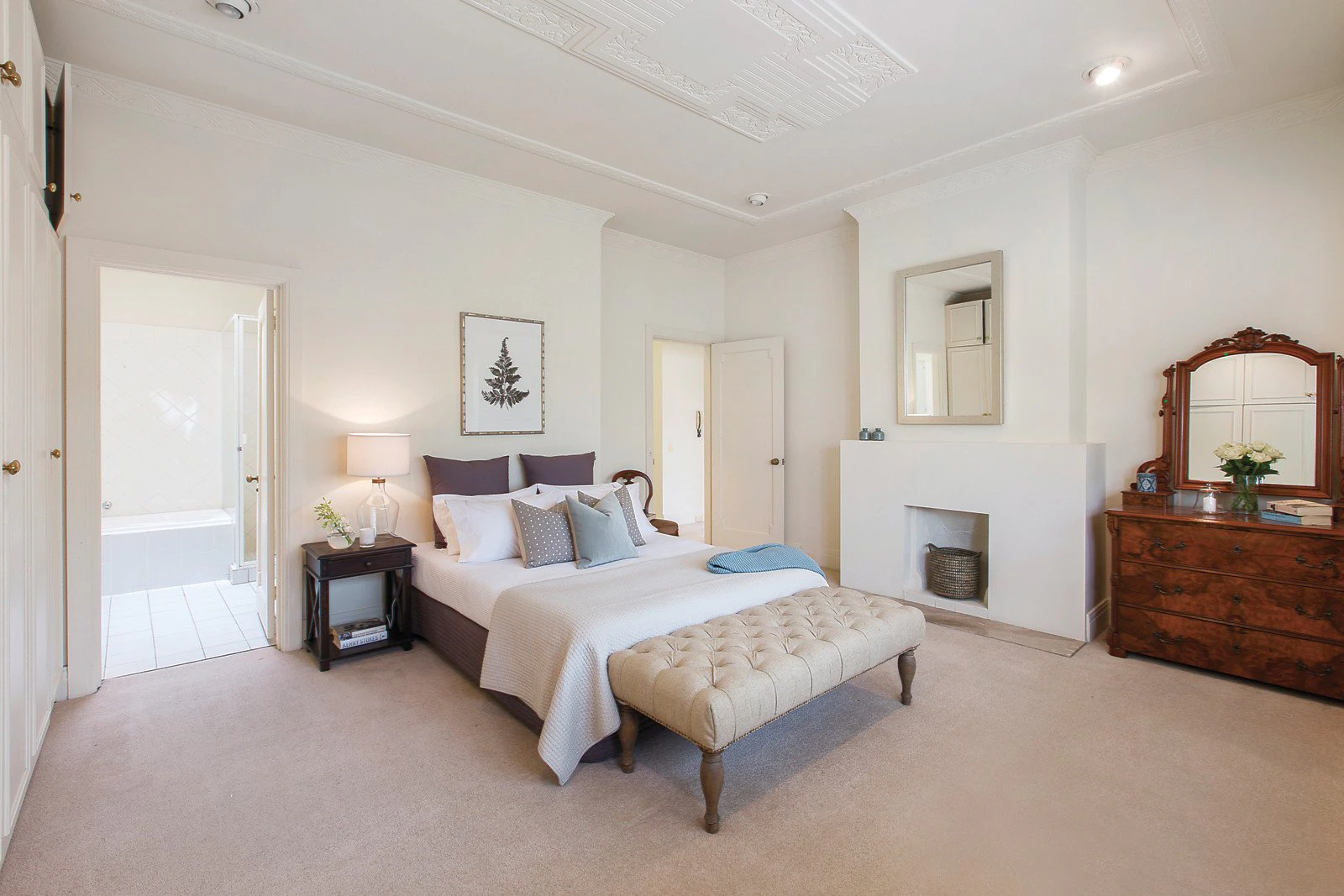 2/11 Monomeath Avenue, Toorak, VIC