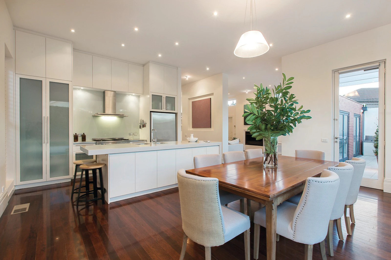 1 Royal Crescent, Armadale, VIC