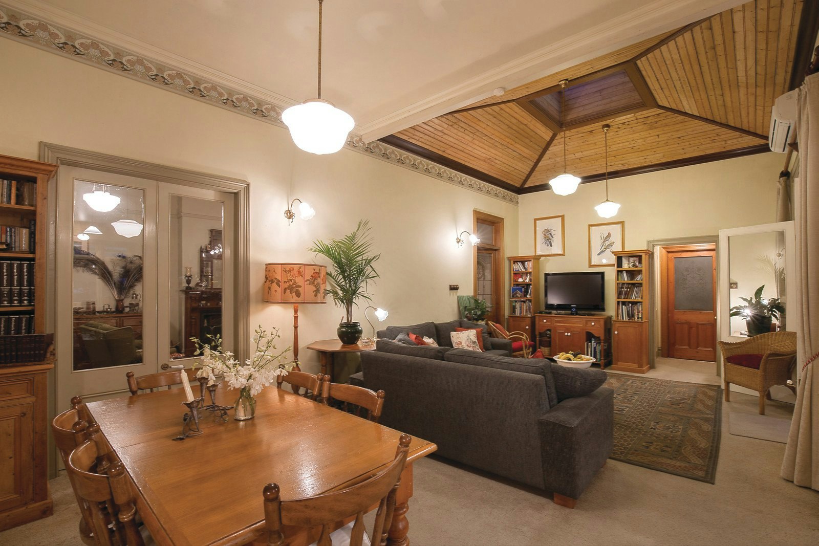 8 View Street, Canterbury, VIC