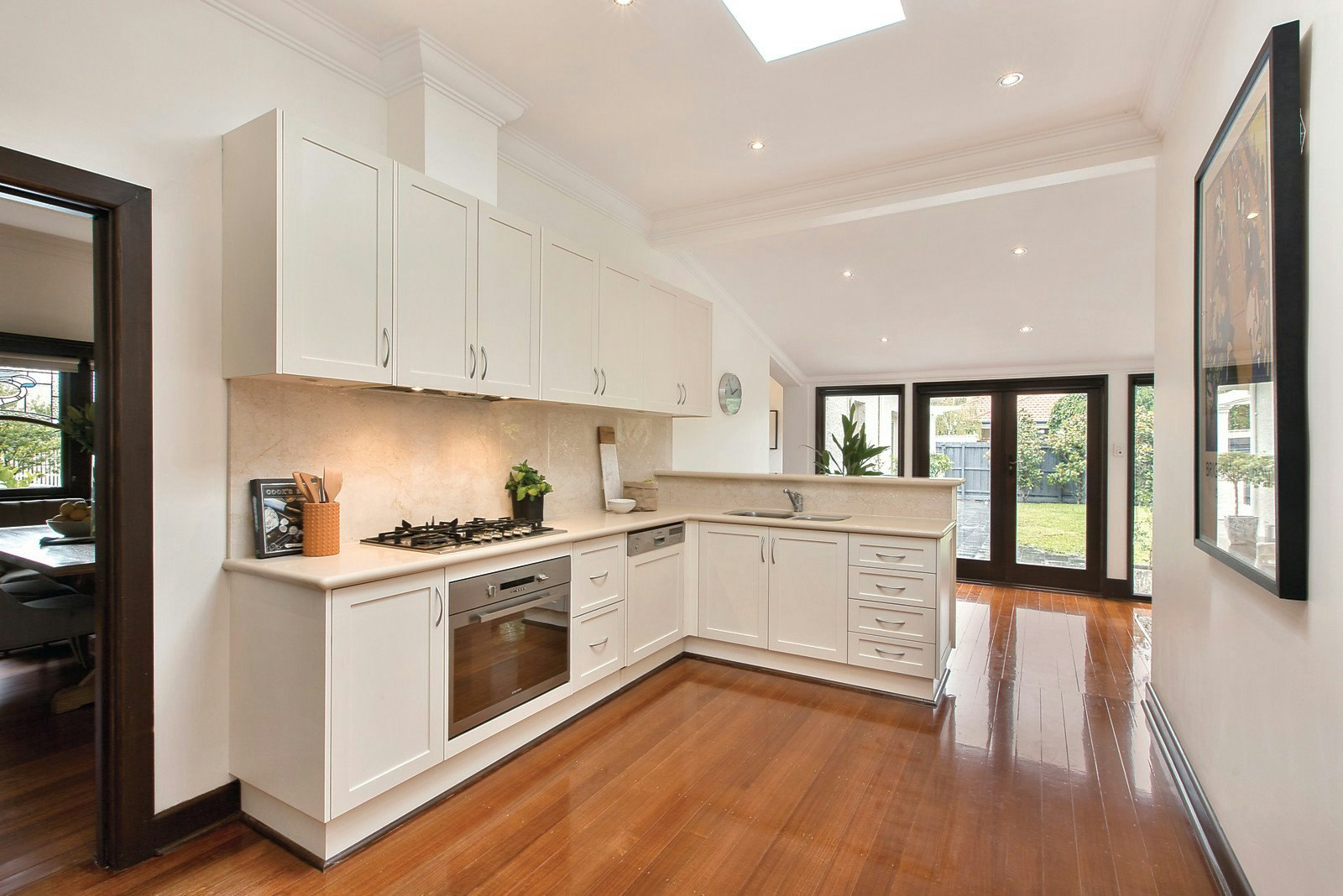 16 Nirvana Avenue, Malvern East, VIC