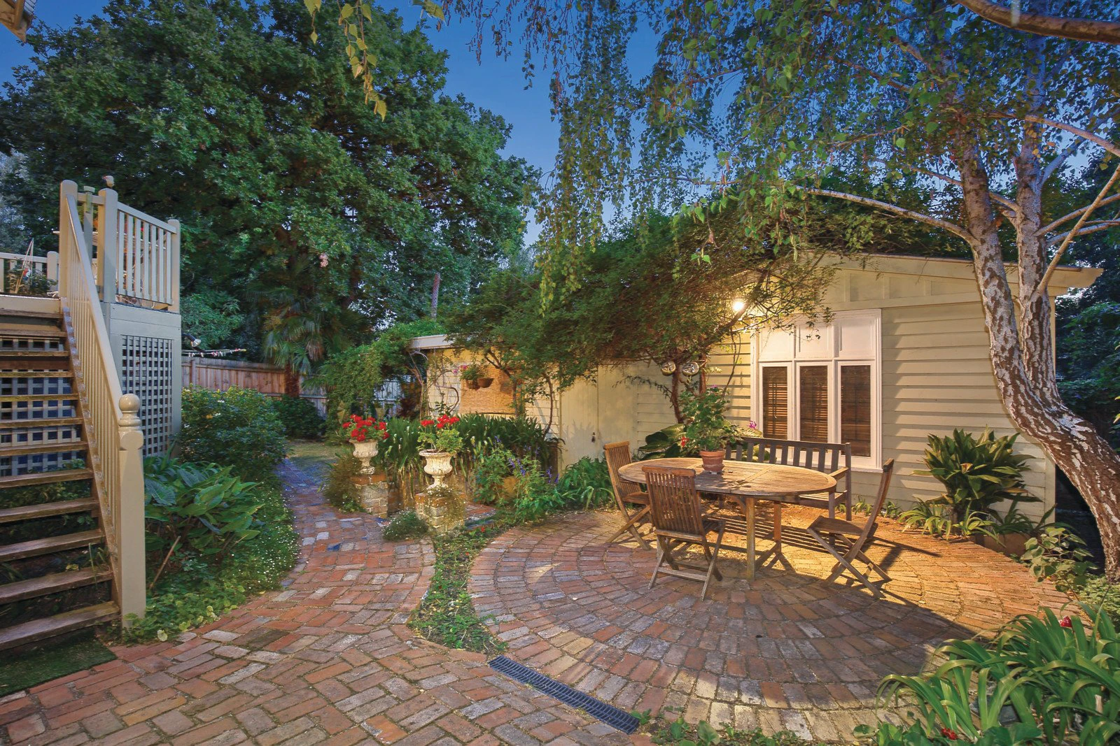 8 View Street, Canterbury, VIC