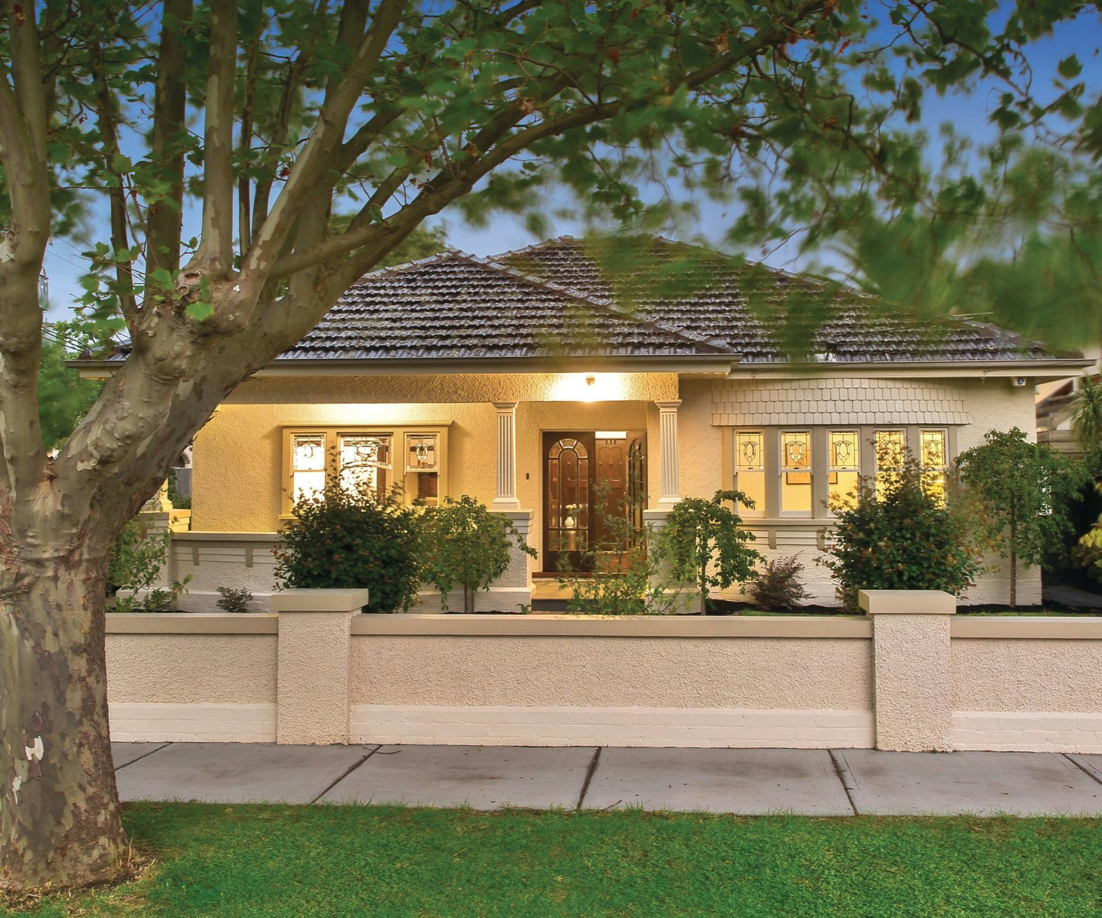 16 Nirvana Avenue, Malvern East, VIC