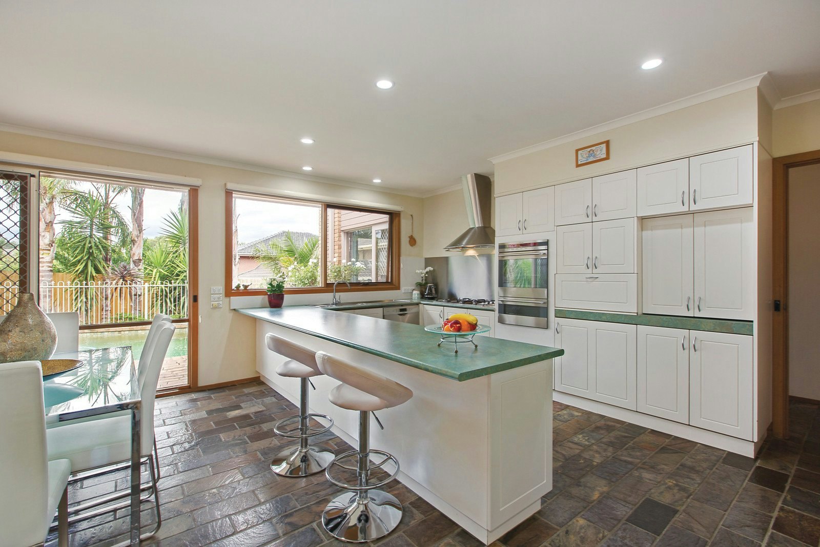 56 High Street, Doncaster, VIC