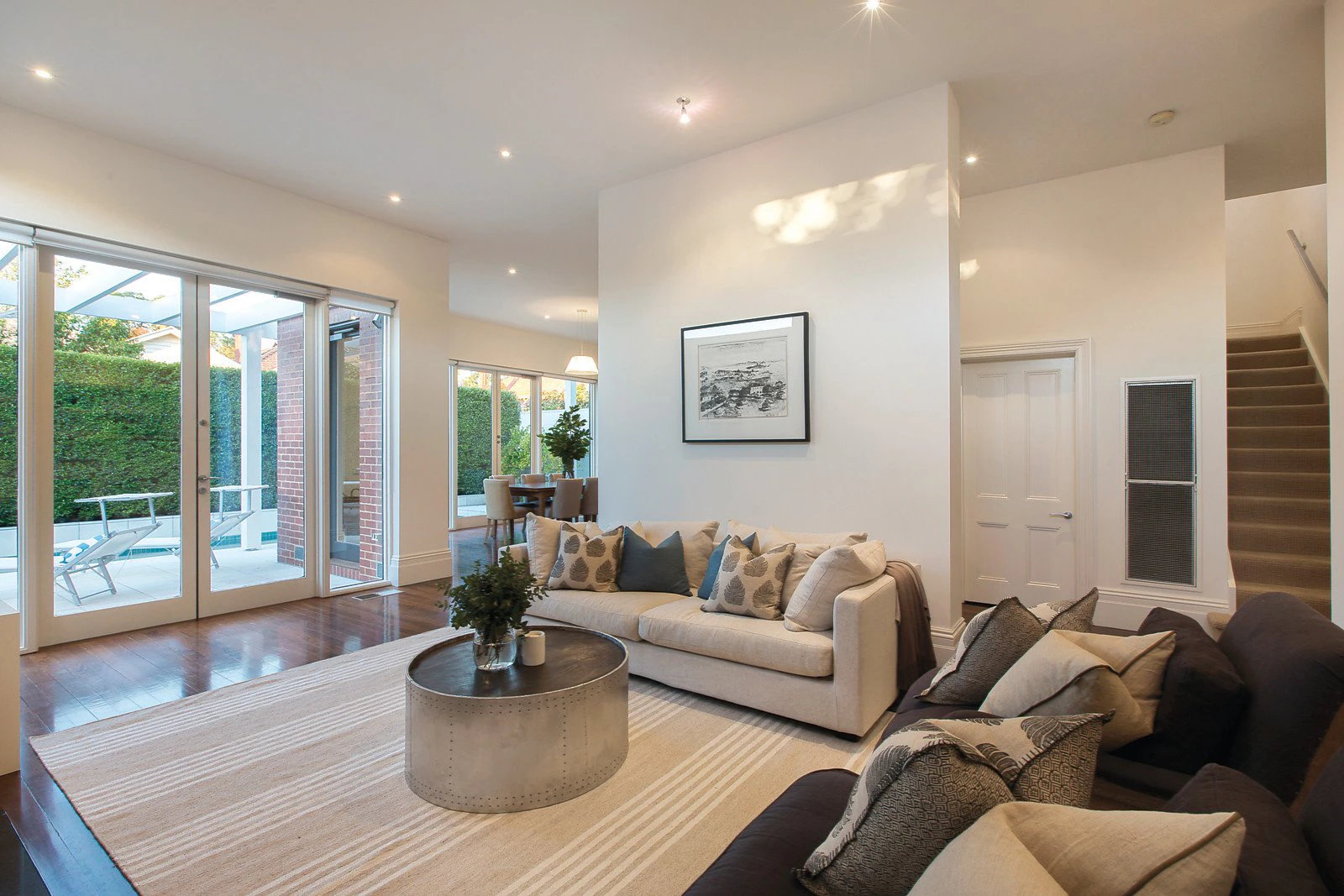 1 Royal Crescent, Armadale, VIC