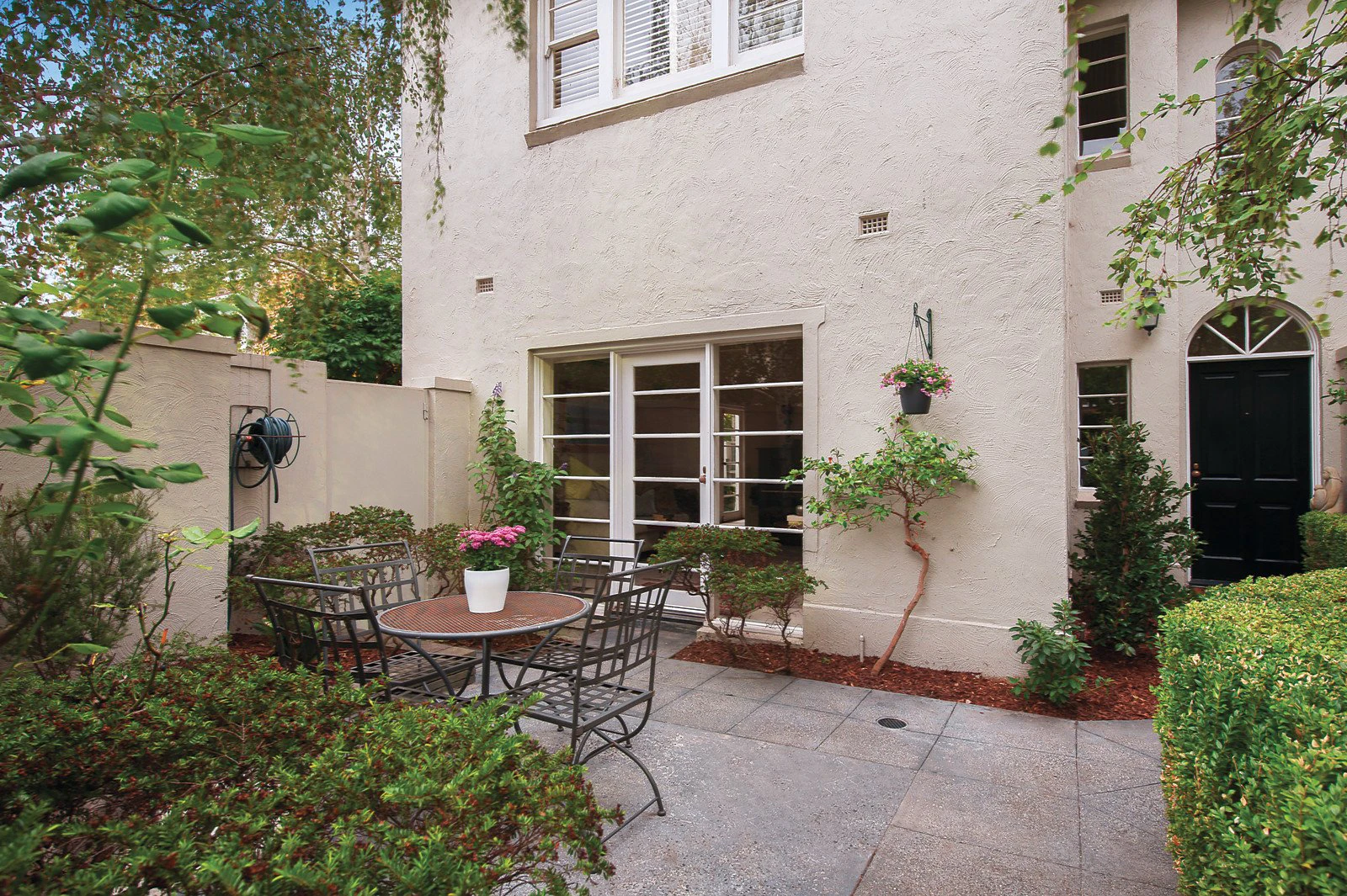 2/11 Monomeath Avenue, Toorak, VIC