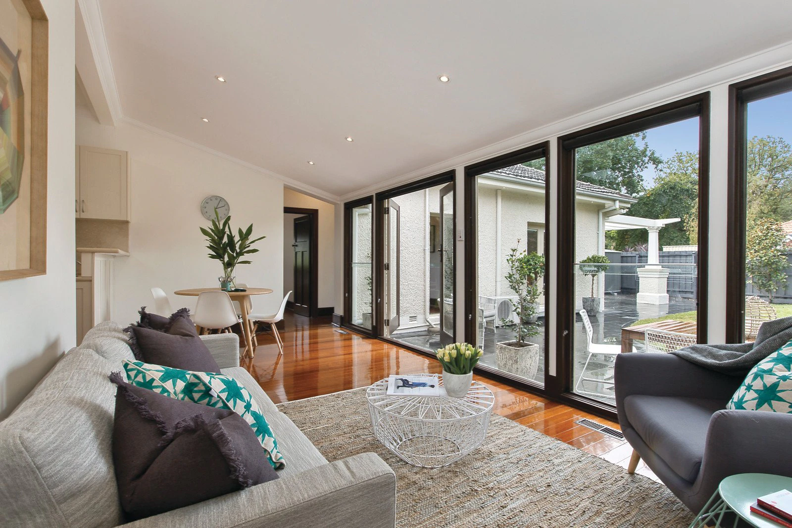 16 Nirvana Avenue, Malvern East, VIC