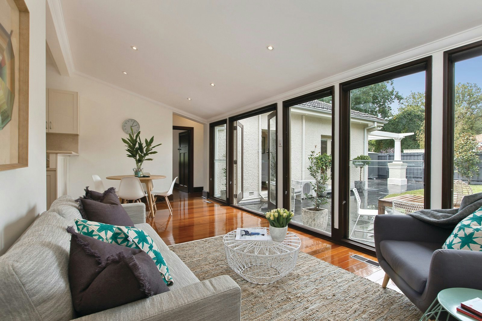 16 Nirvana Avenue, Malvern East, VIC