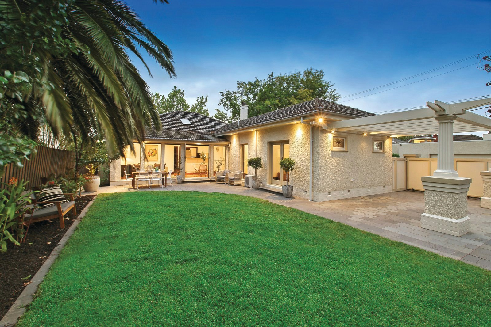 16 Nirvana Avenue, Malvern East, VIC