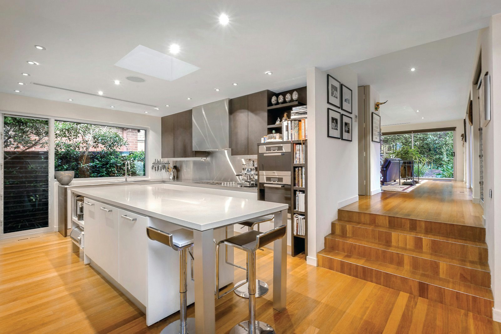 15 Beaconsfield Road, Hawthorn East, VIC