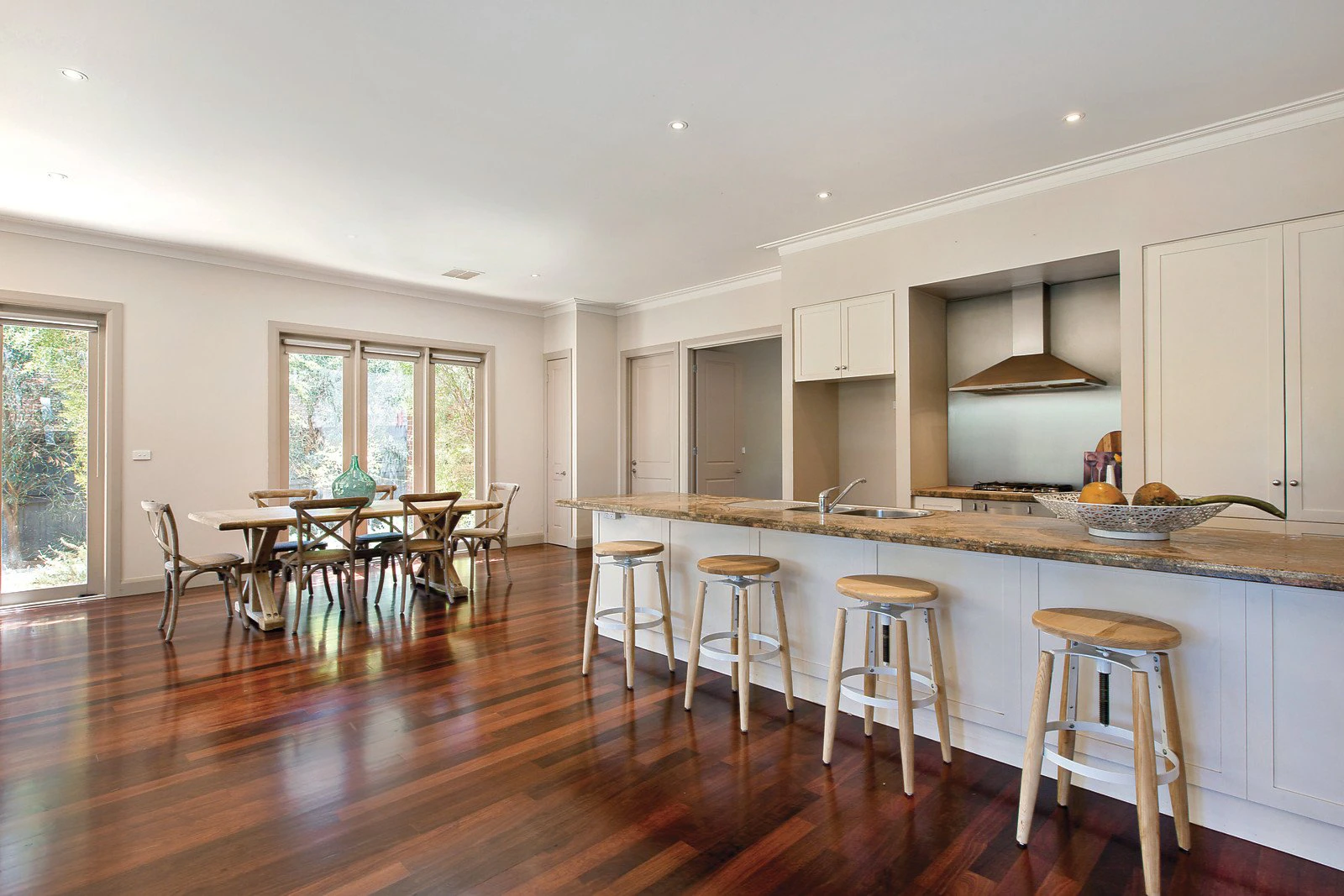 21 Royal Lane, Surrey Hills, VIC