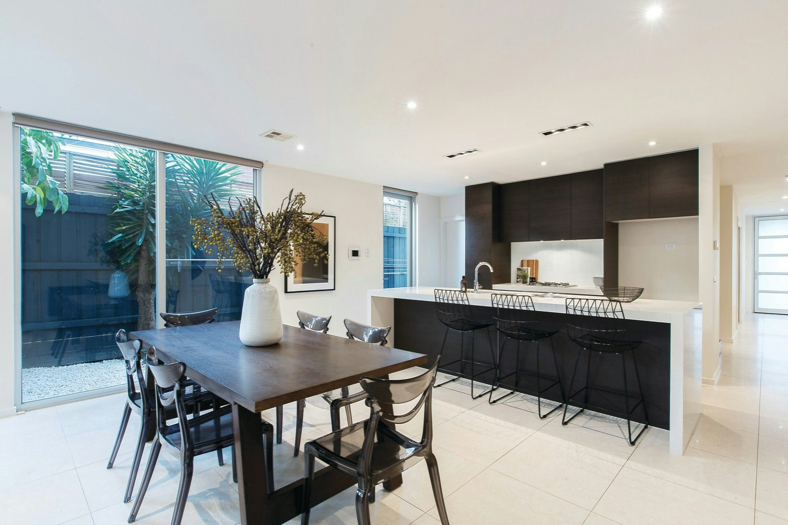 5A Longmore Street, St Kilda West, VIC