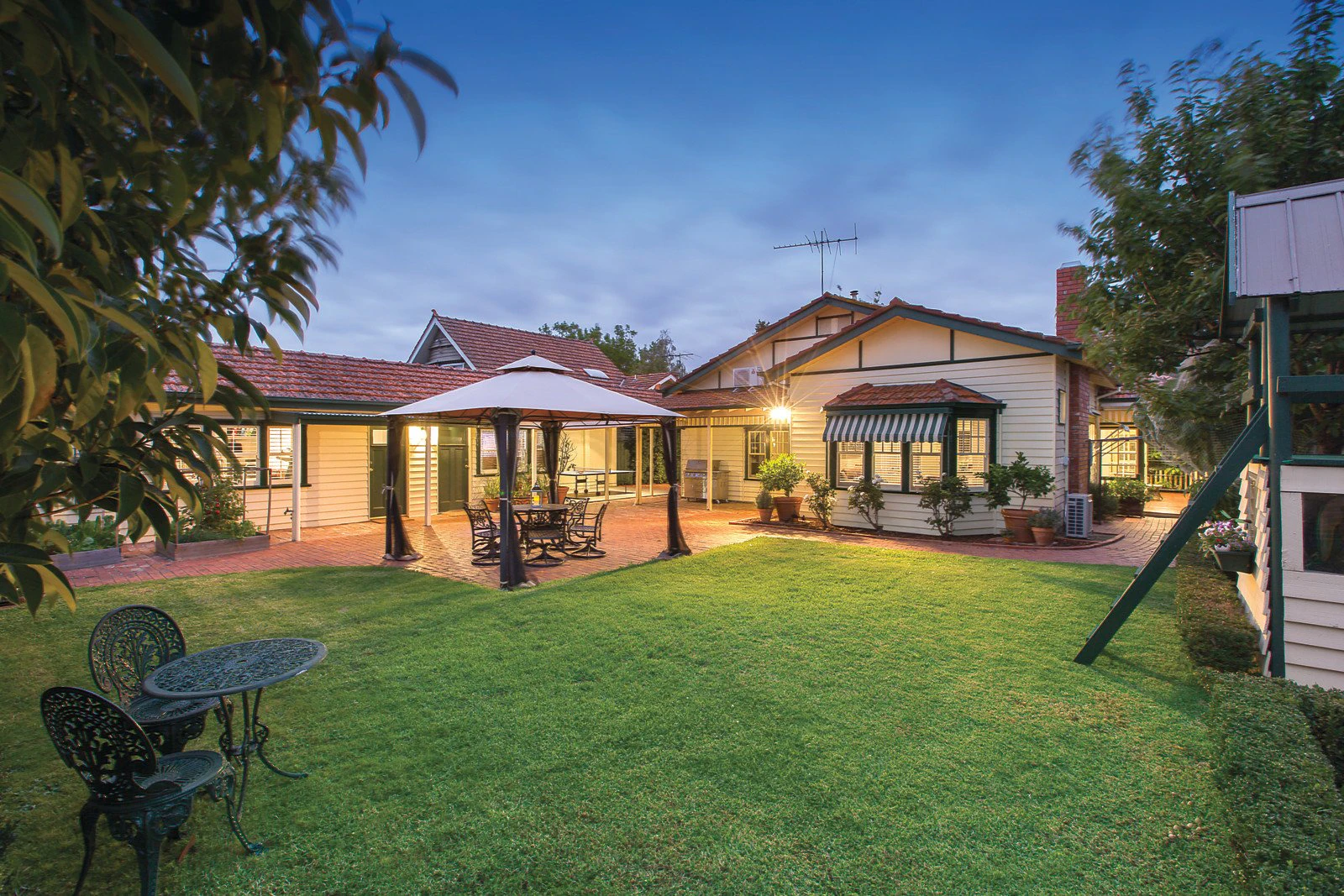 19 Bristol Street, Surrey Hills, VIC