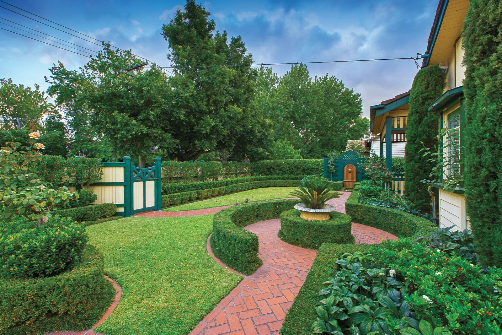 19 Bristol Street, Surrey Hills, VIC