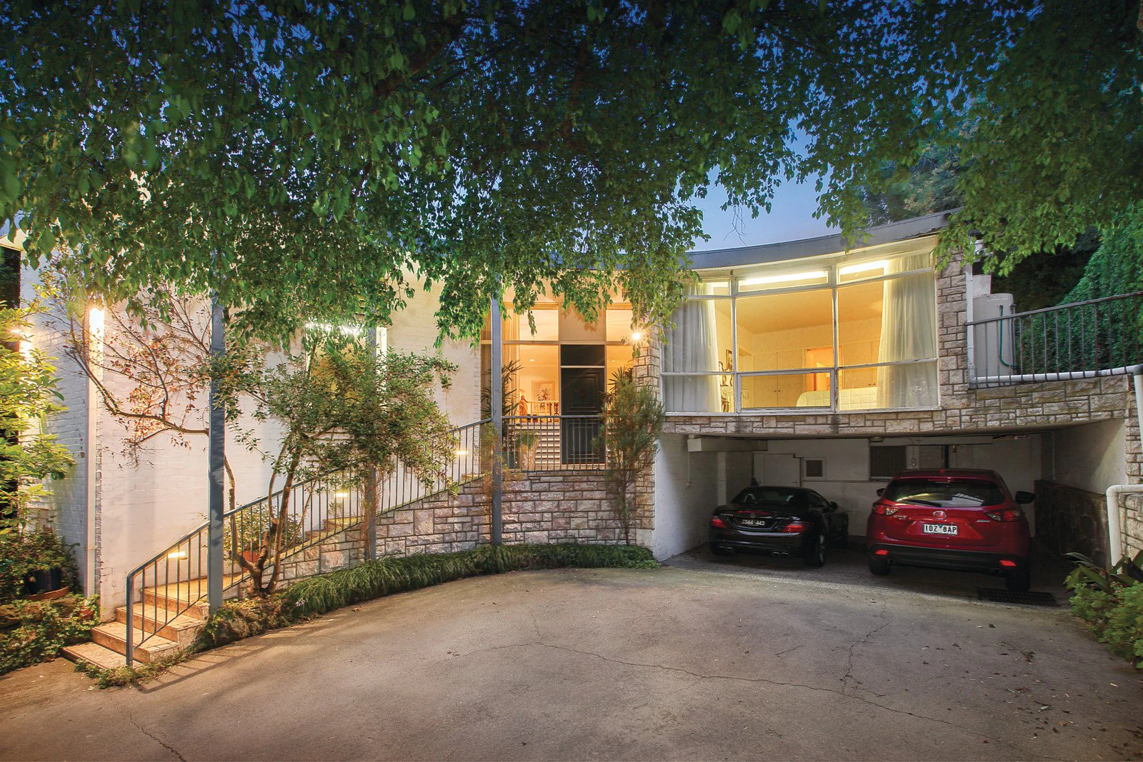 3 Nola Court, Toorak, VIC