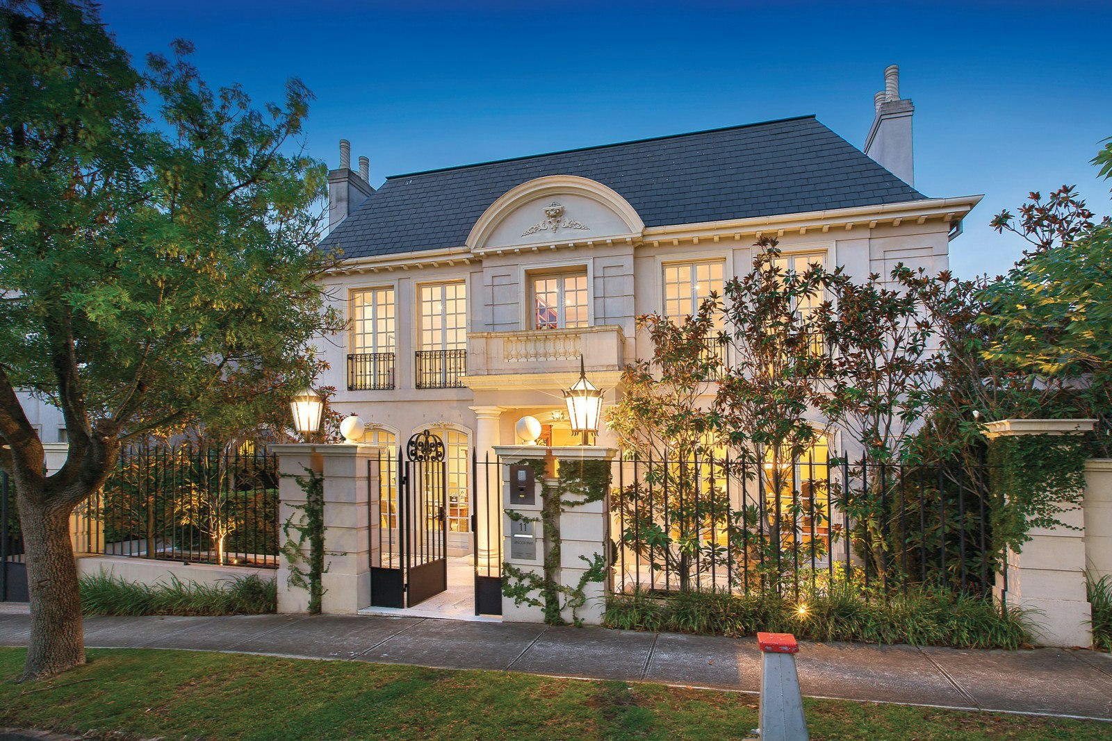 11 Sargood Street, Toorak, VIC