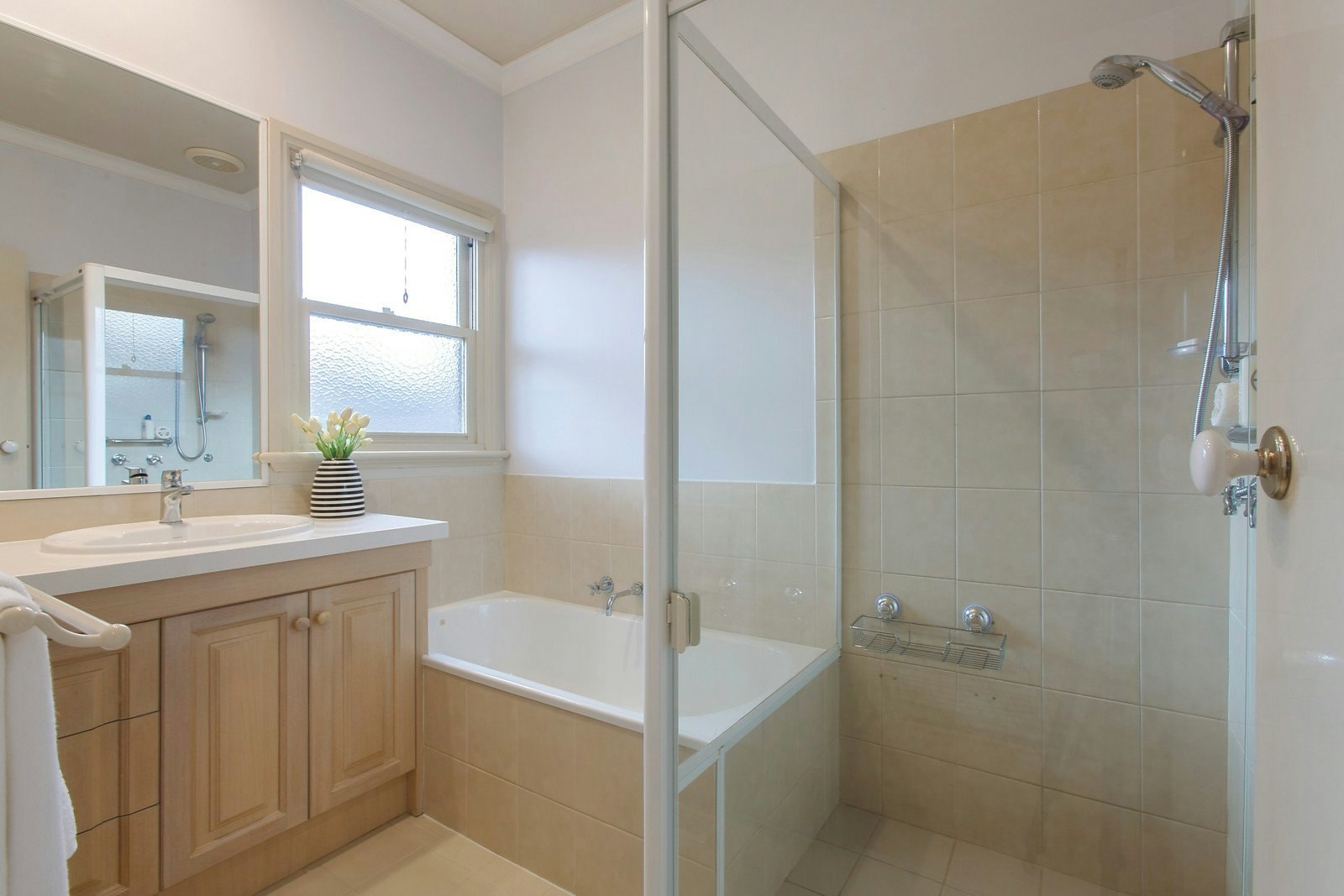 2/26 Irymple Avenue, Kew East, VIC