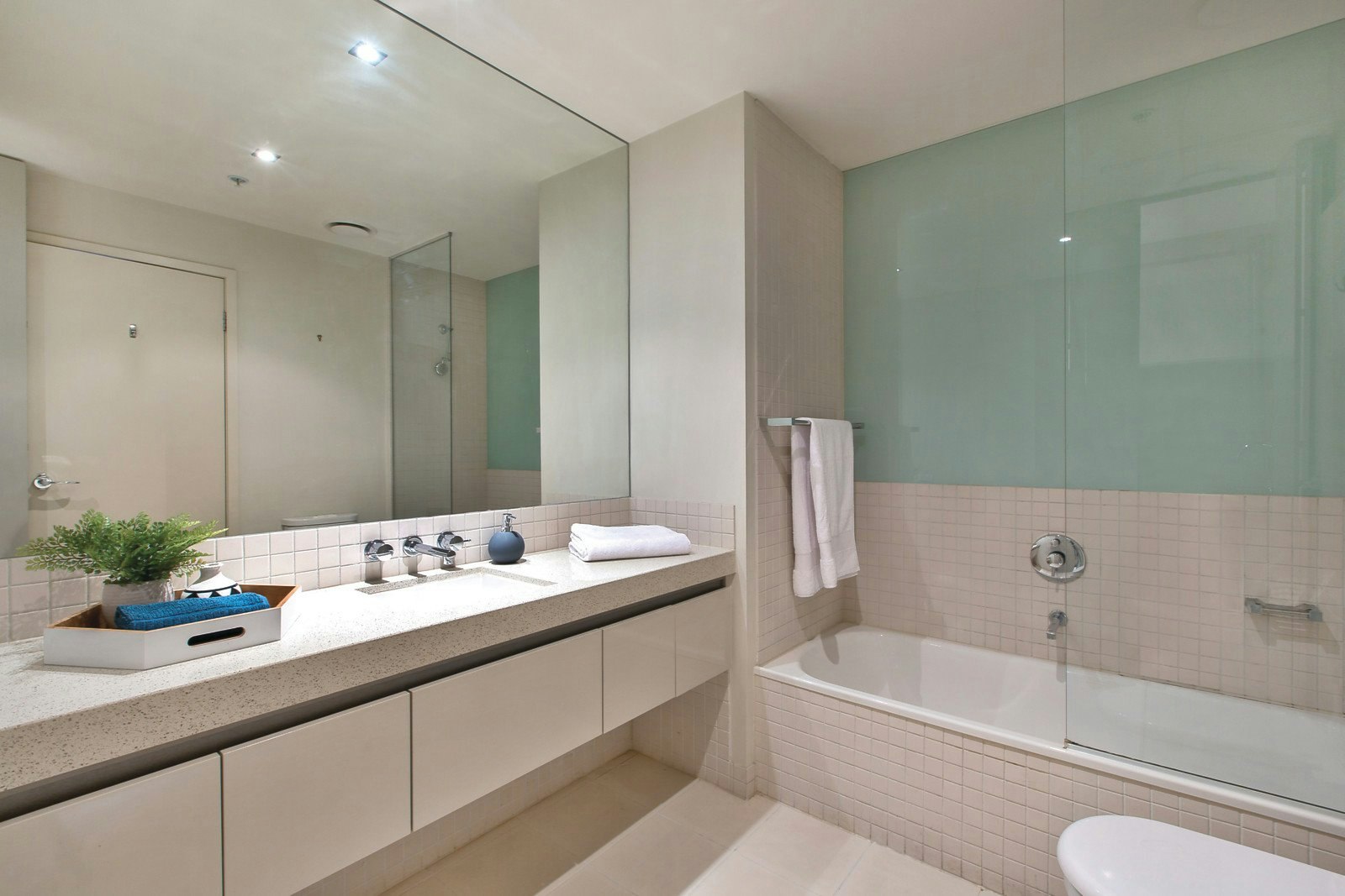 302A/86 Bay Street, Port Melbourne, VIC