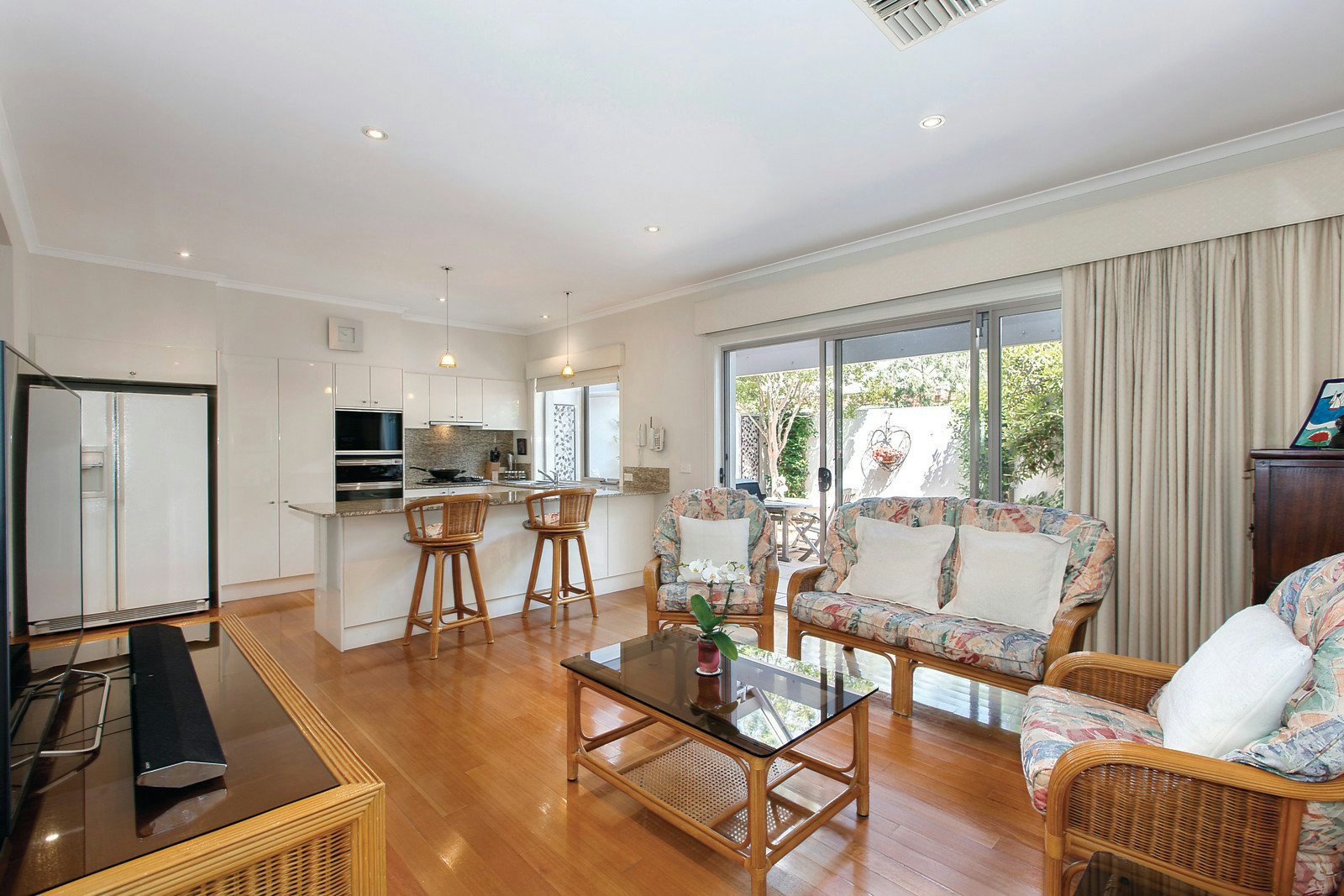 4 Canberra Parade, Port Melbourne, VIC