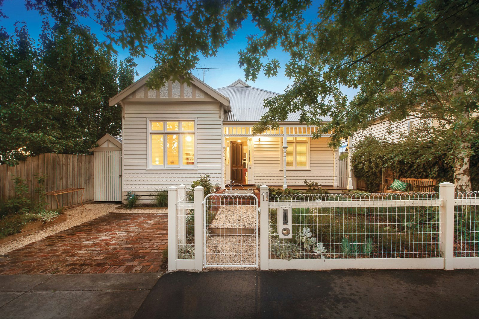 11 Sir Garnet Road, Surrey Hills, VIC