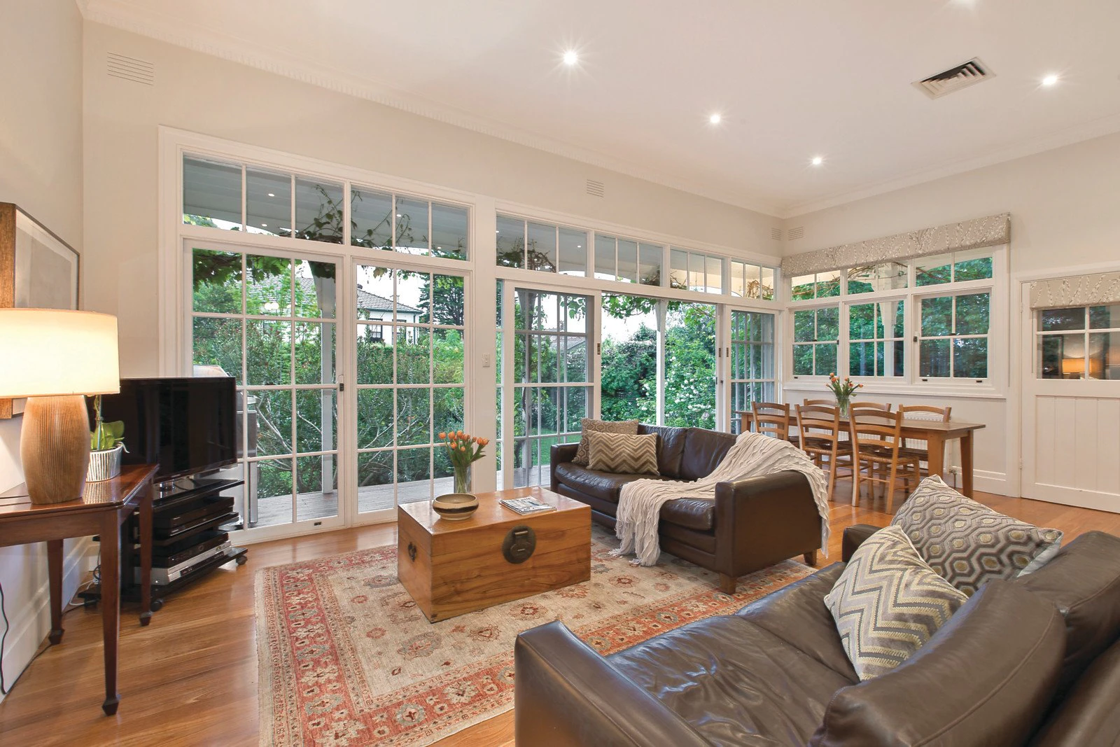 7 St Johns Avenue, Mont Albert, VIC