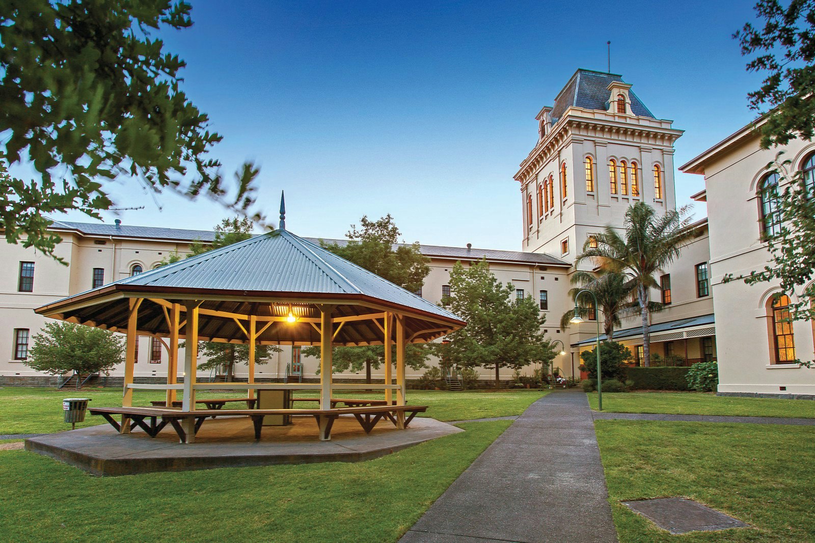 106 Wiltshire Drive, Kew, VIC