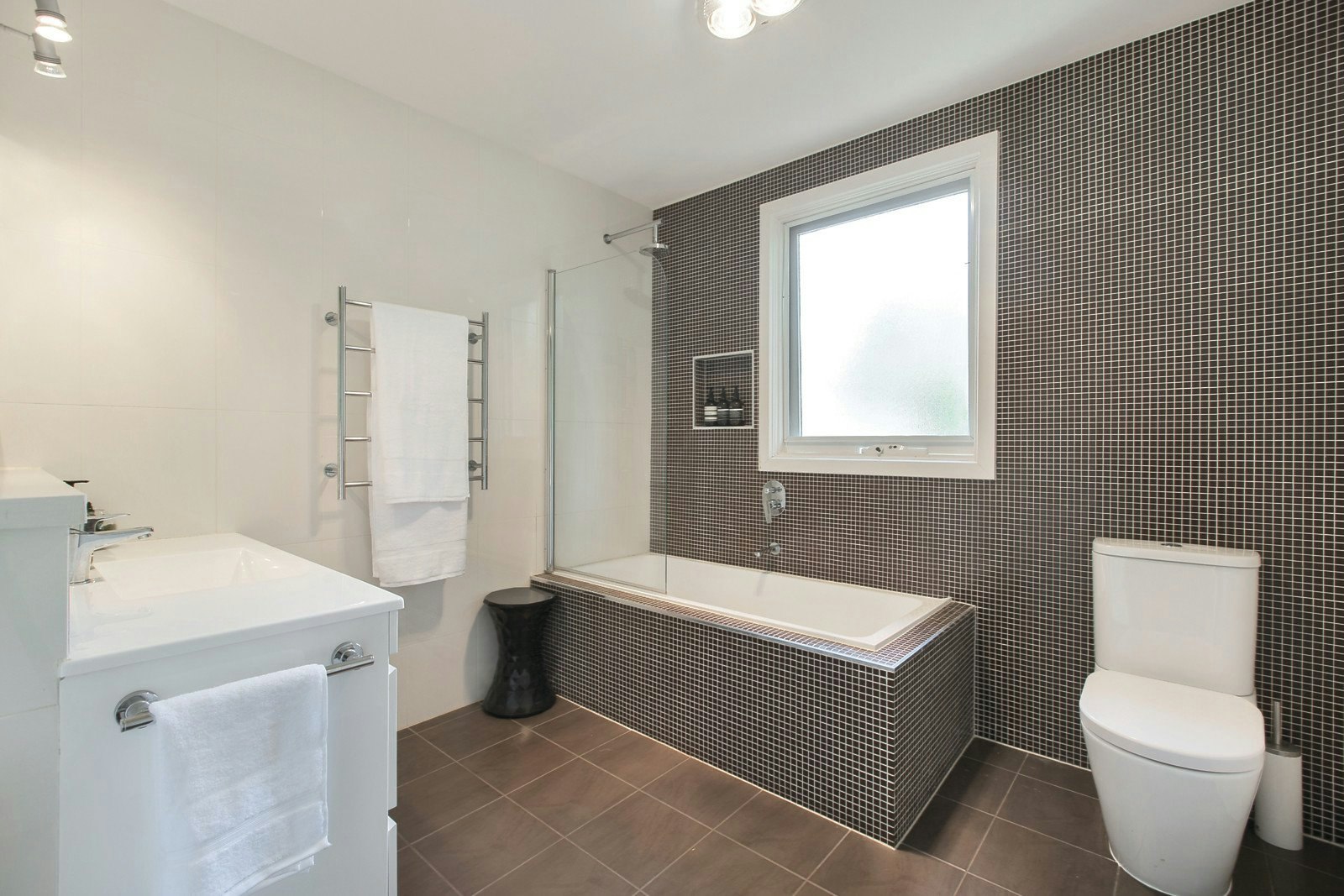 3/12 Wattle Valley Road, Canterbury, VIC